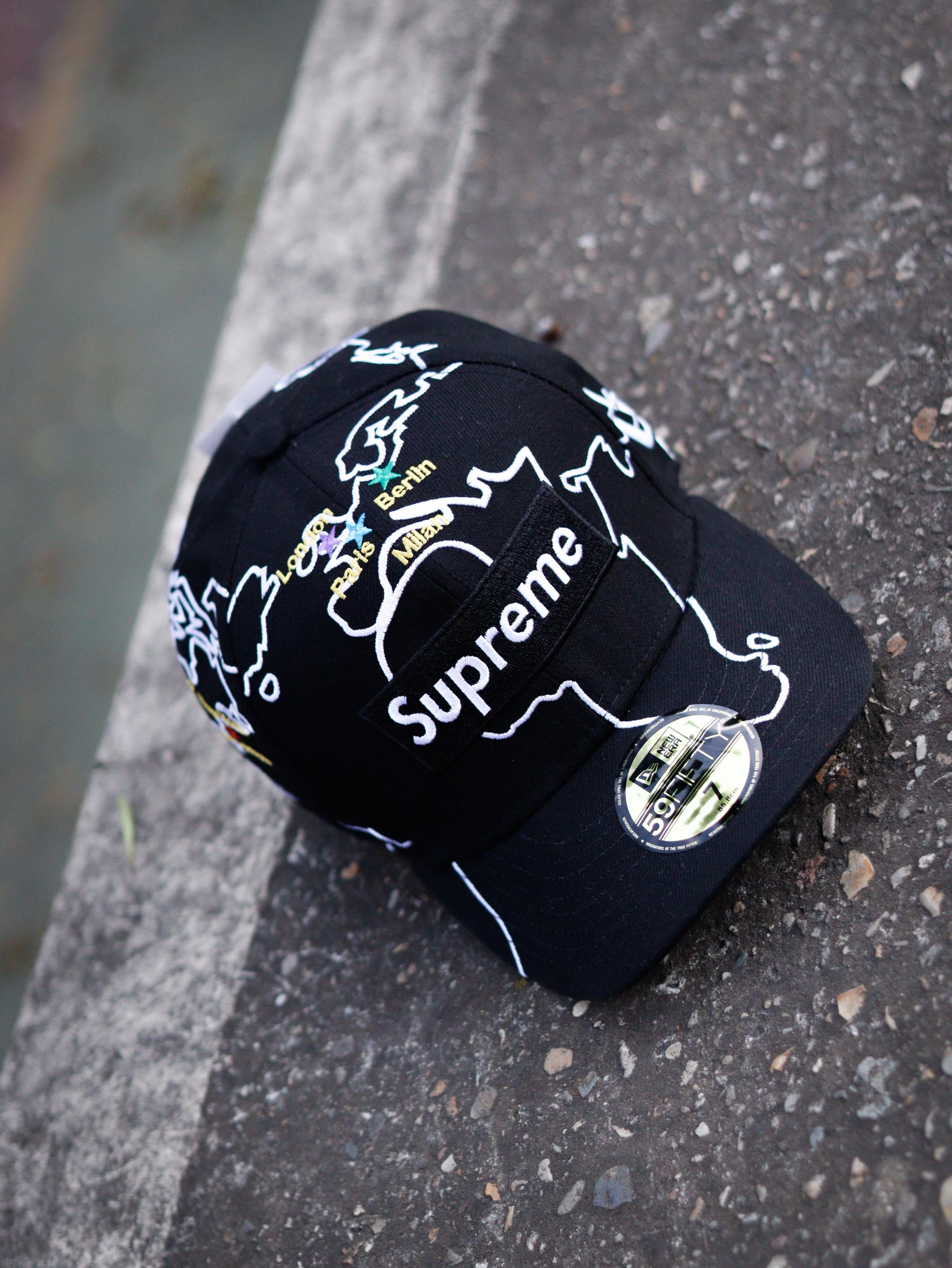 Supreme Worldwide Box Logo New Era