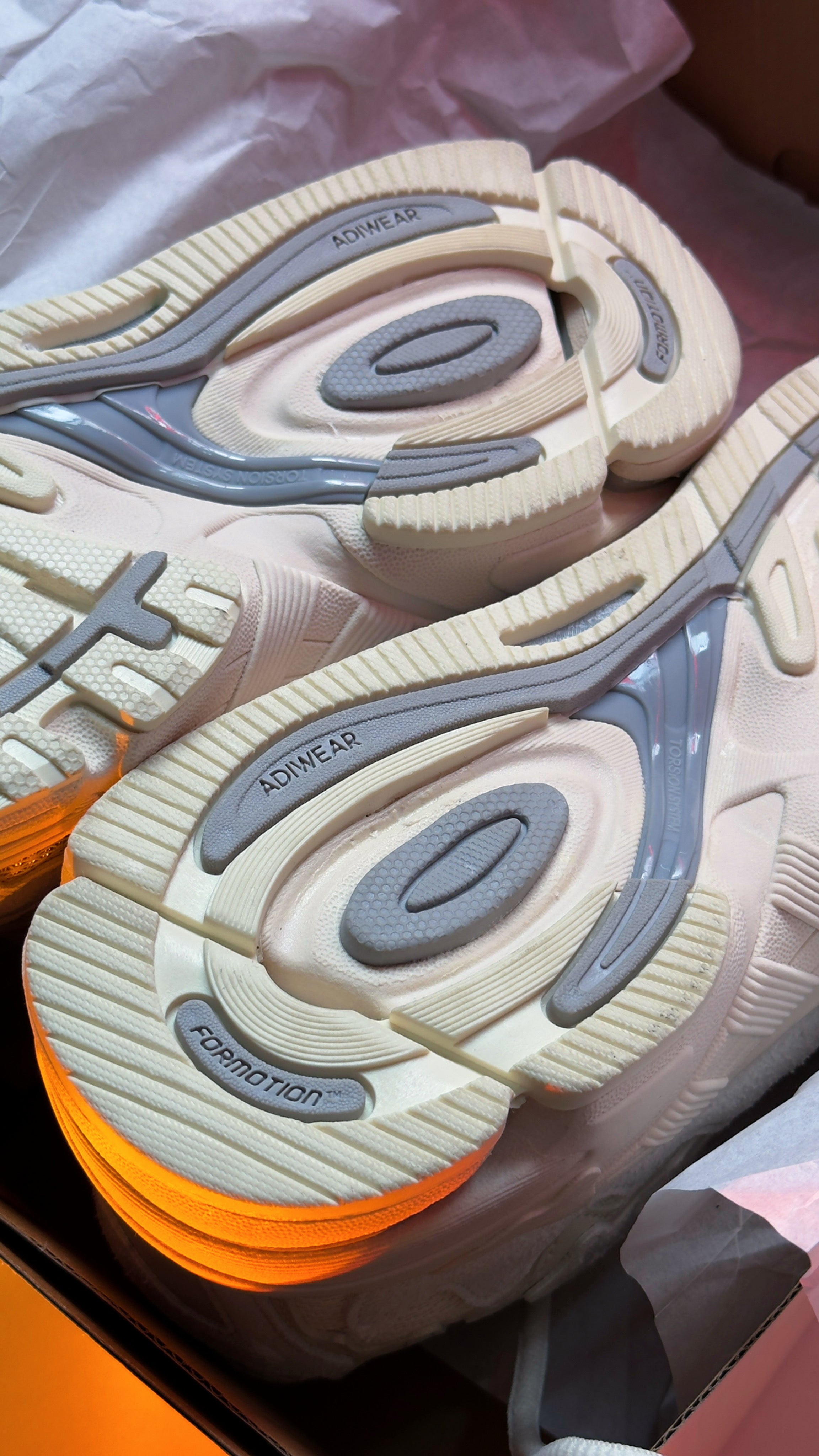 Adidas Response Cl x Bad Bunny Wonder White