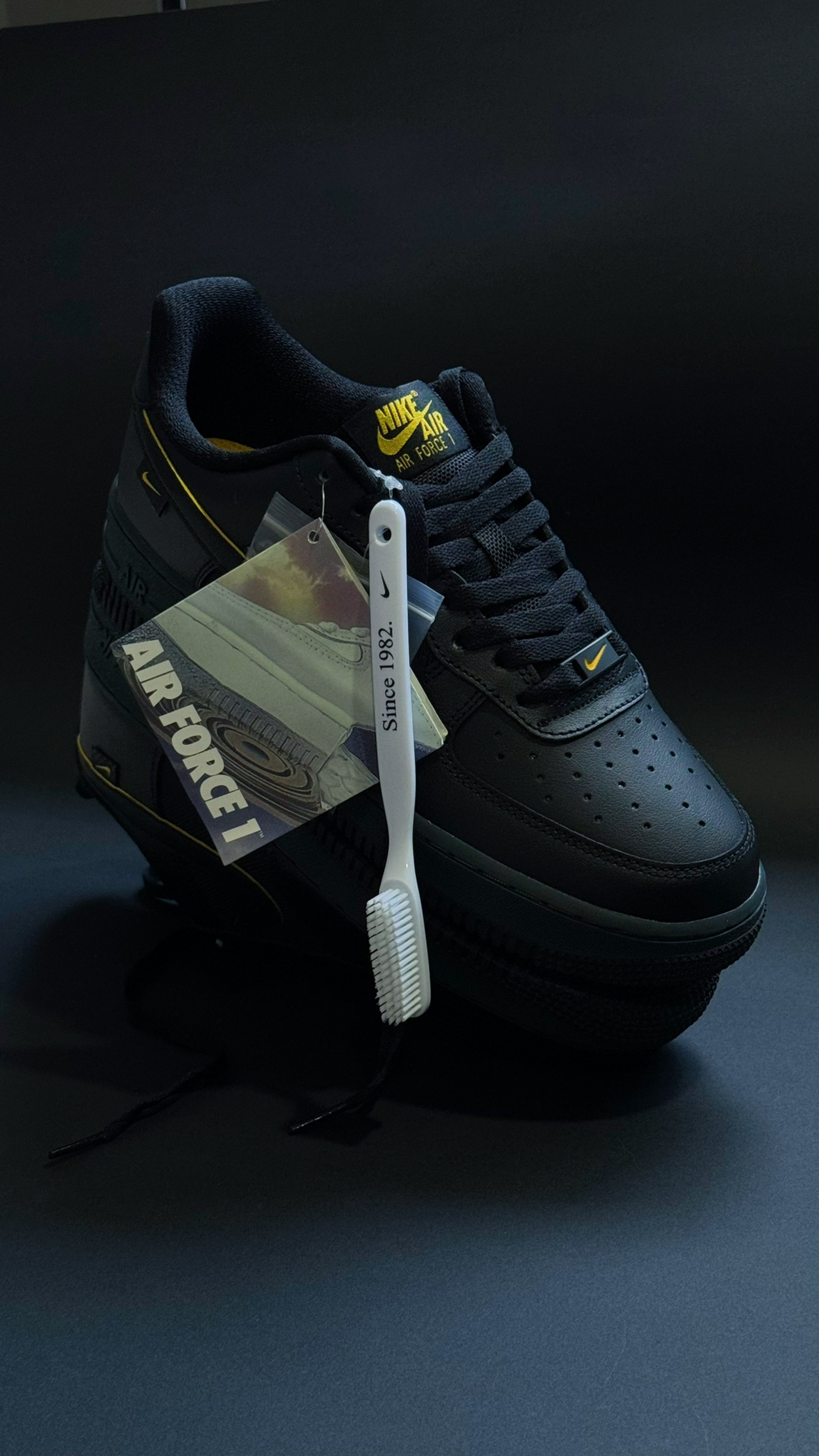 Nike Air Force 1 07 Black  “ University Gold “