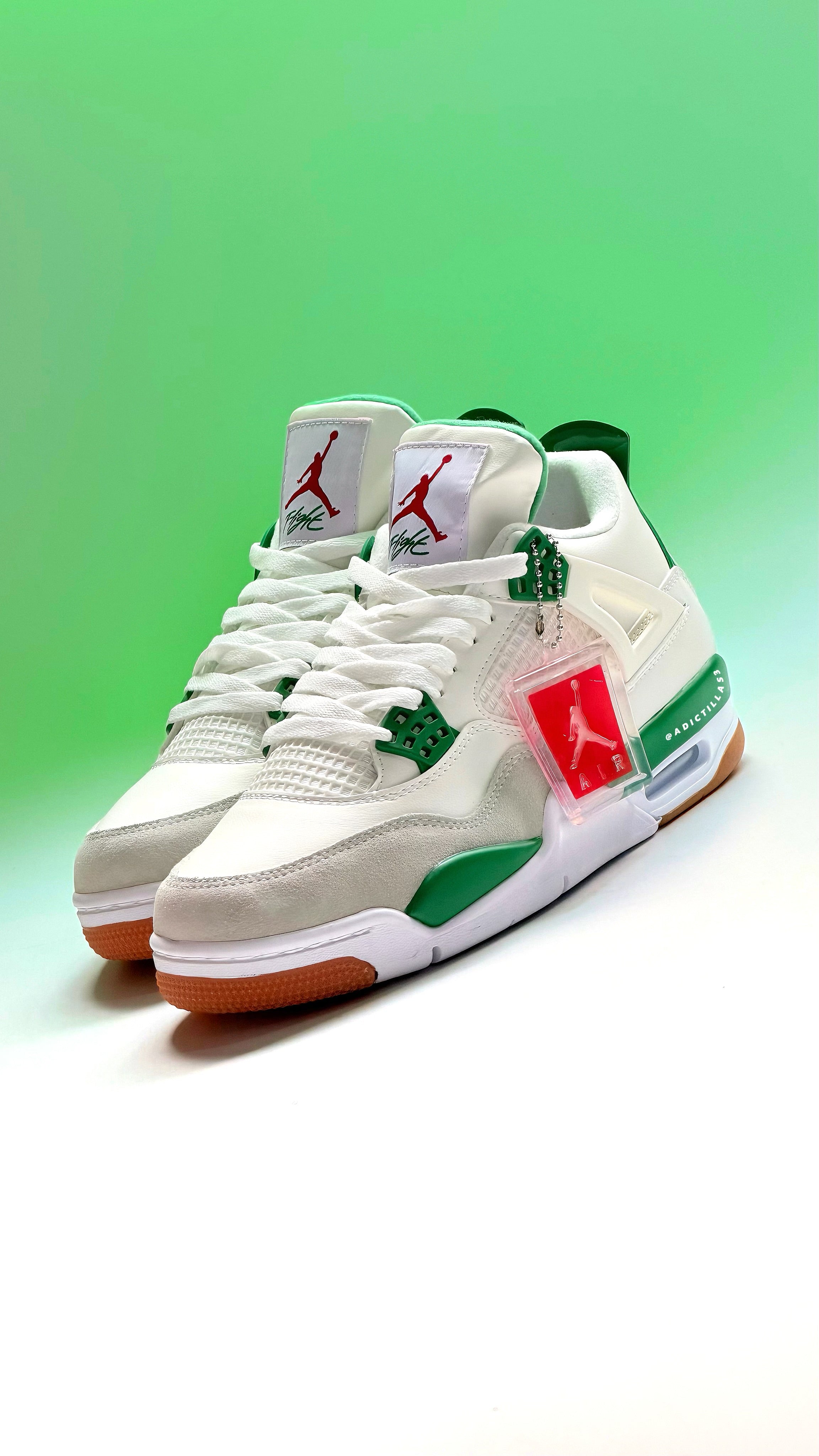 Nike SB x Air Jordan 4