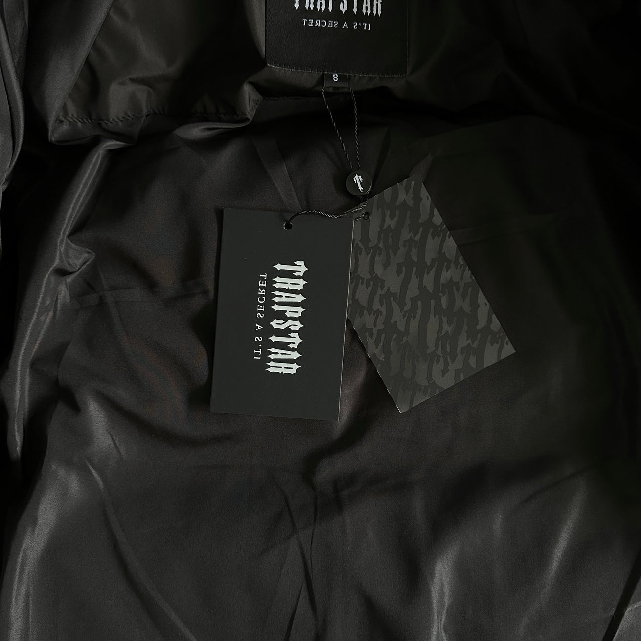 TRAPSTAR IRONGATE ARCH PUFFER JACKET BLACK