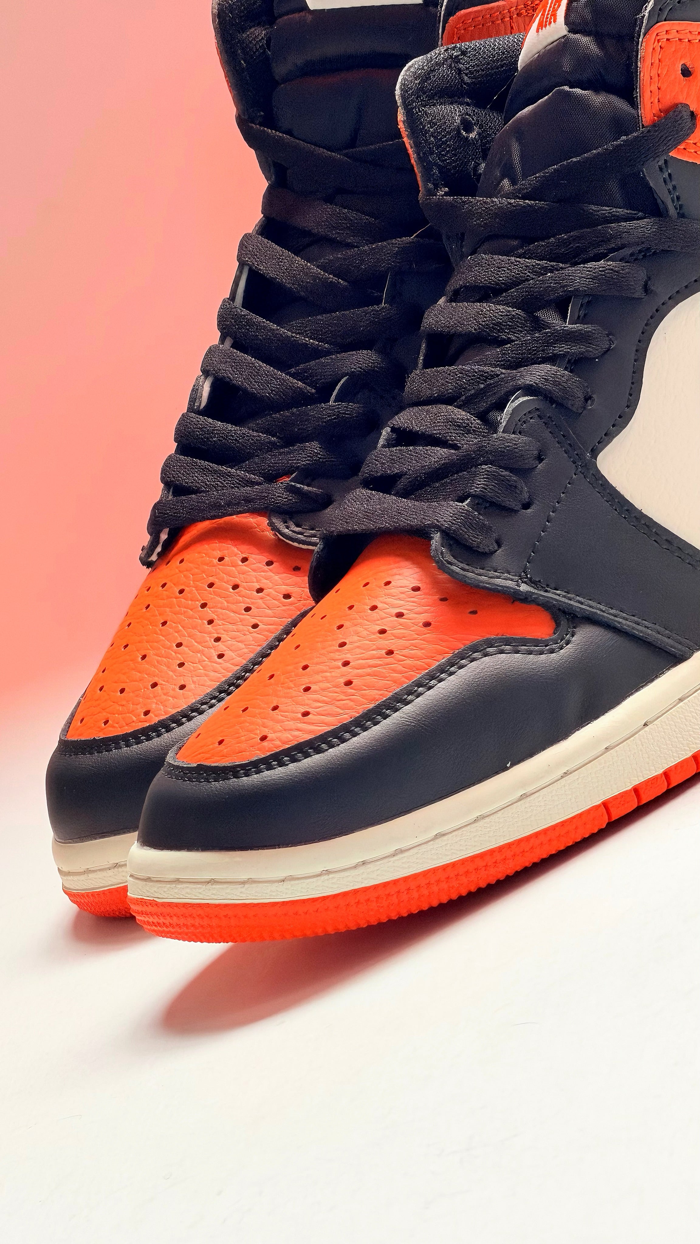 Jordan 1 
“ Shattered Backboard “