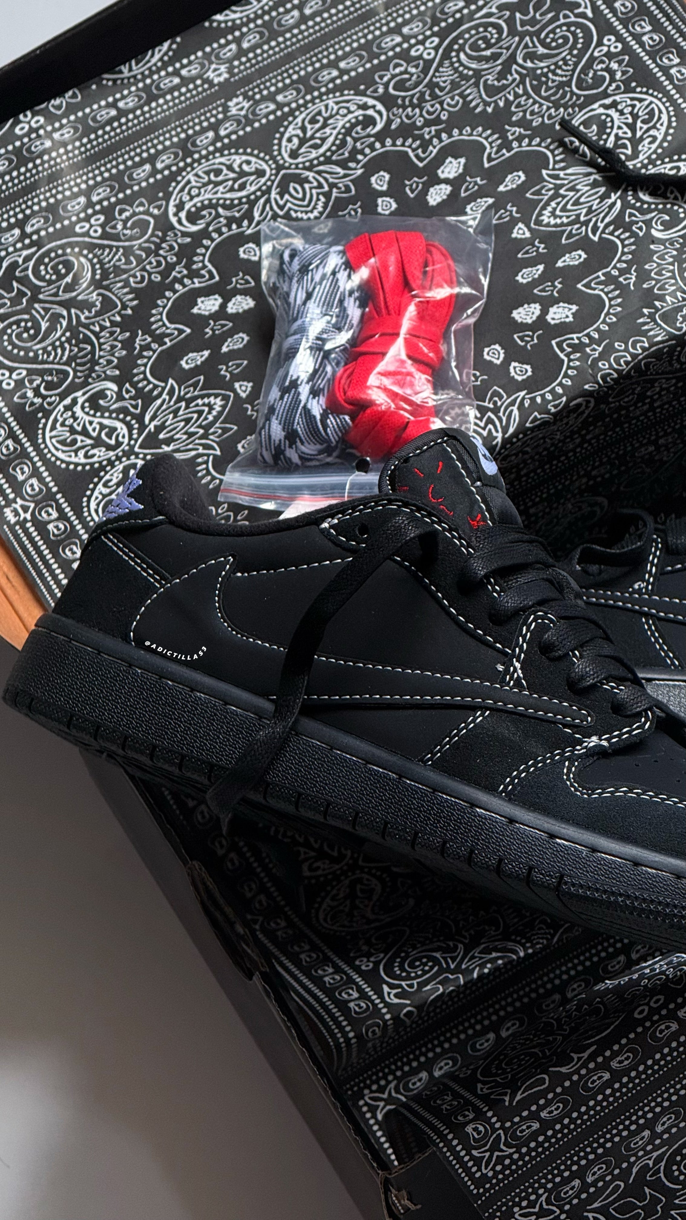 Air Jordan 1 Low Travis Scott “ Black Phantom “