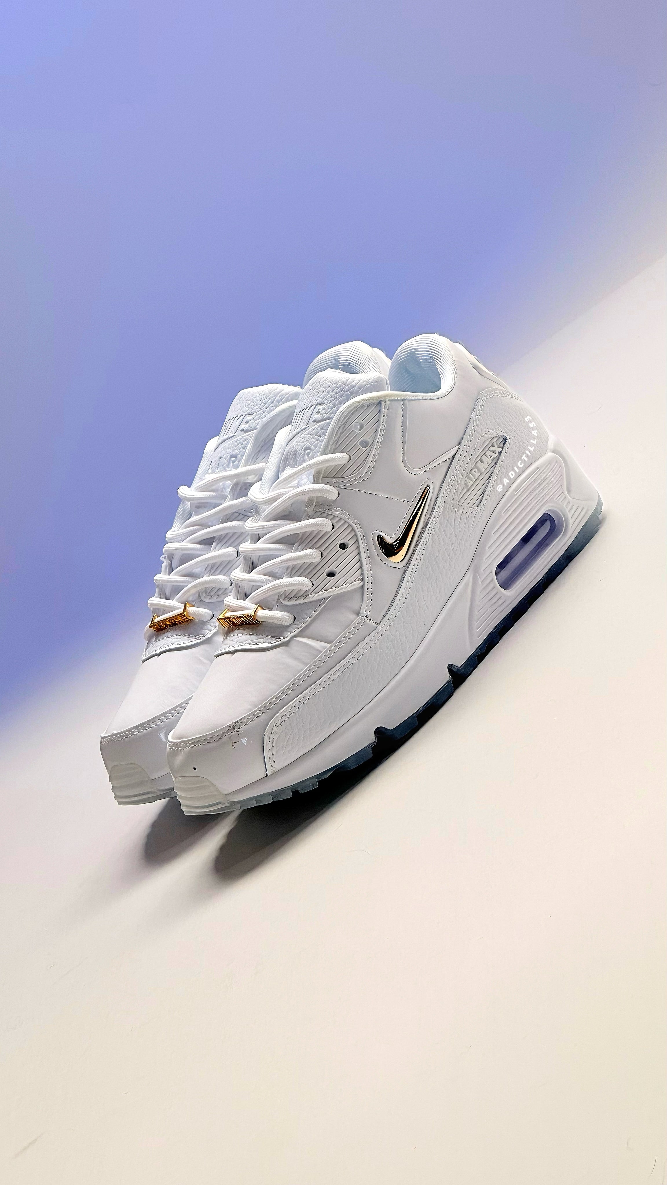 NIKE AIR MAX 90 GARAGE
White, Gold & Clear