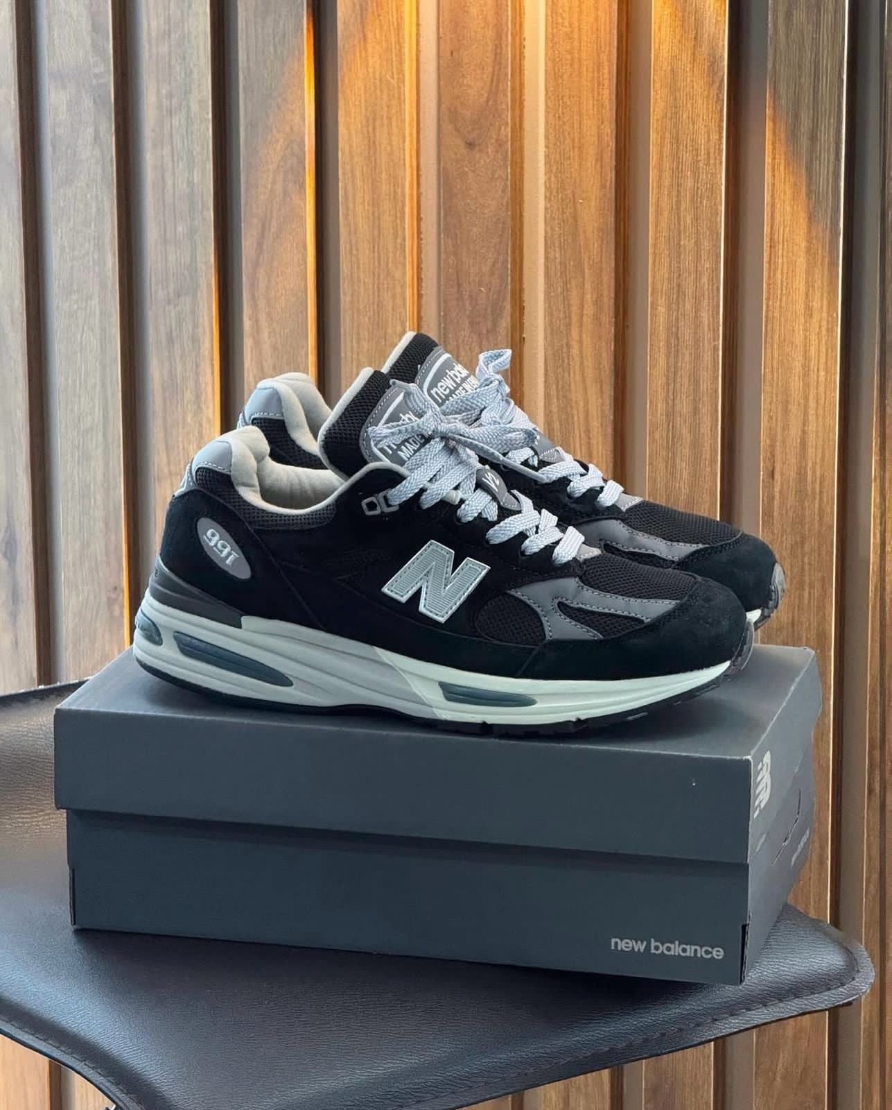 New Balance 991
