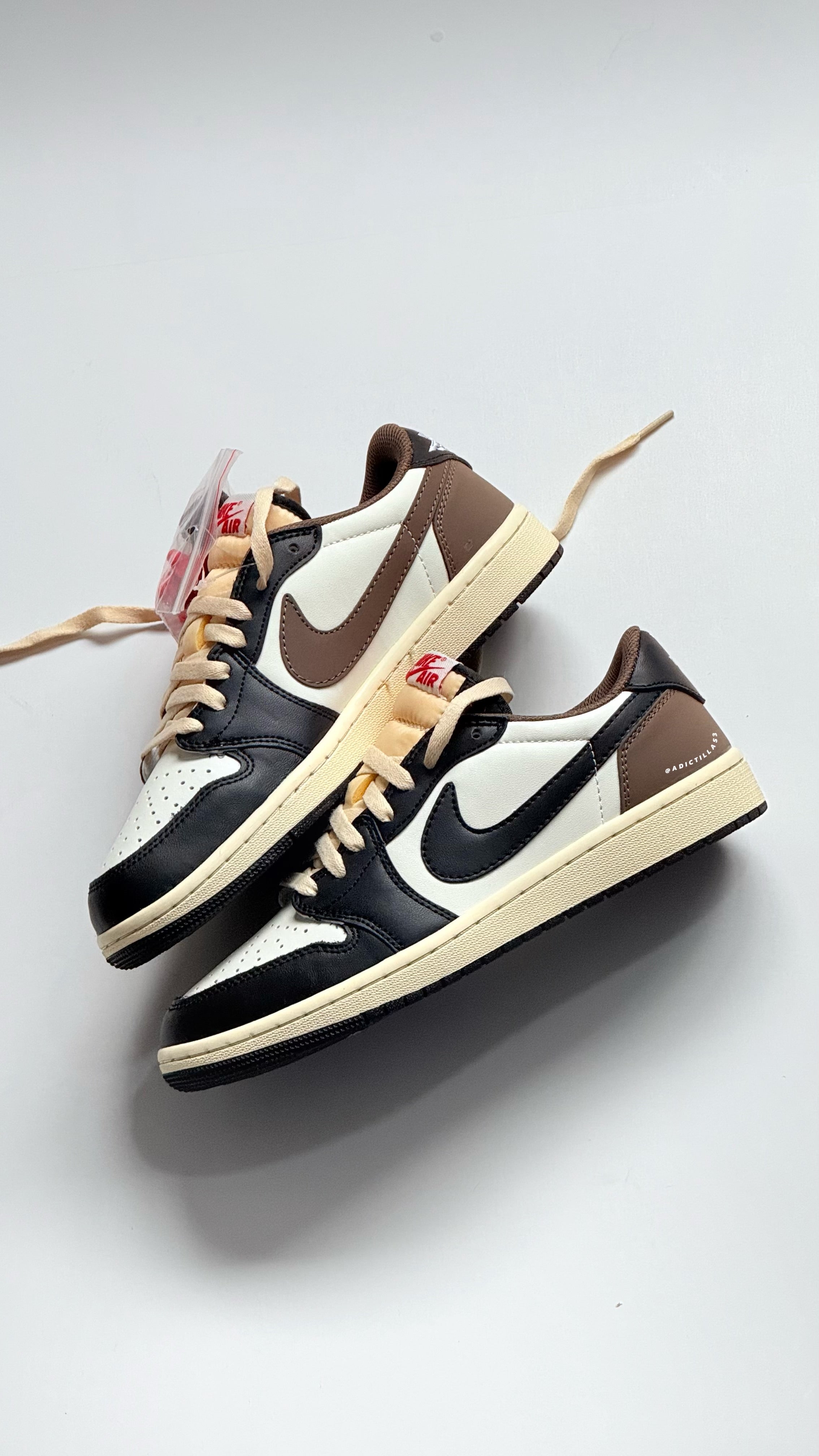 Air Jordan 1 Low “ Dark Mocha “