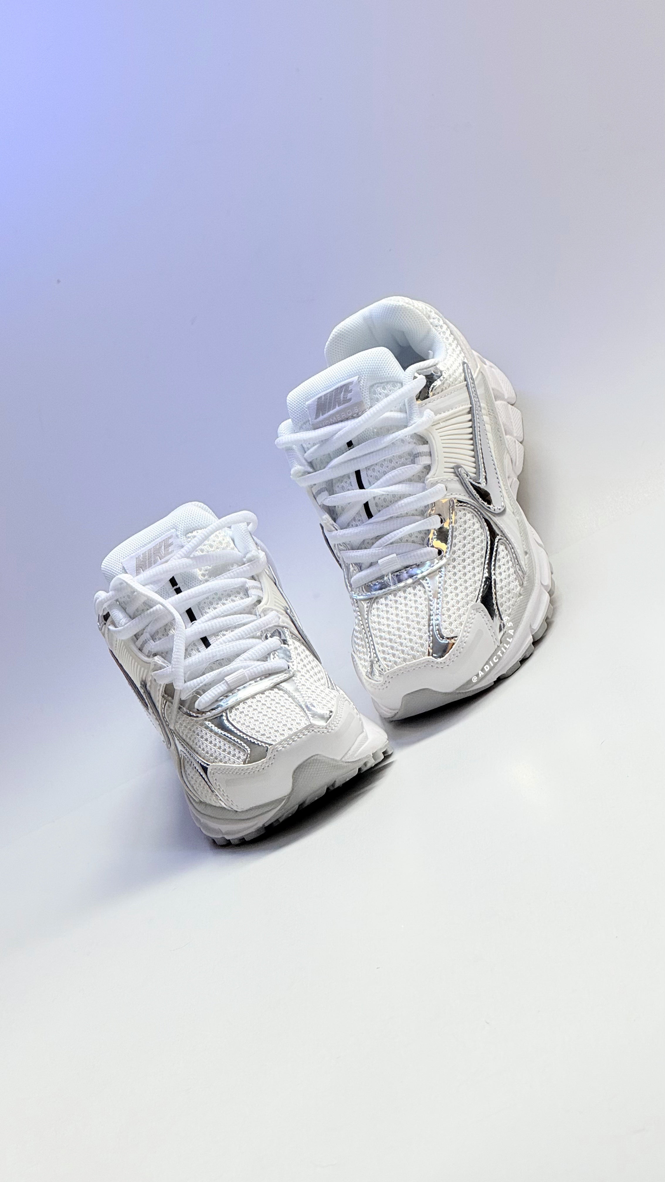 NIKE Zoom Vomero 5