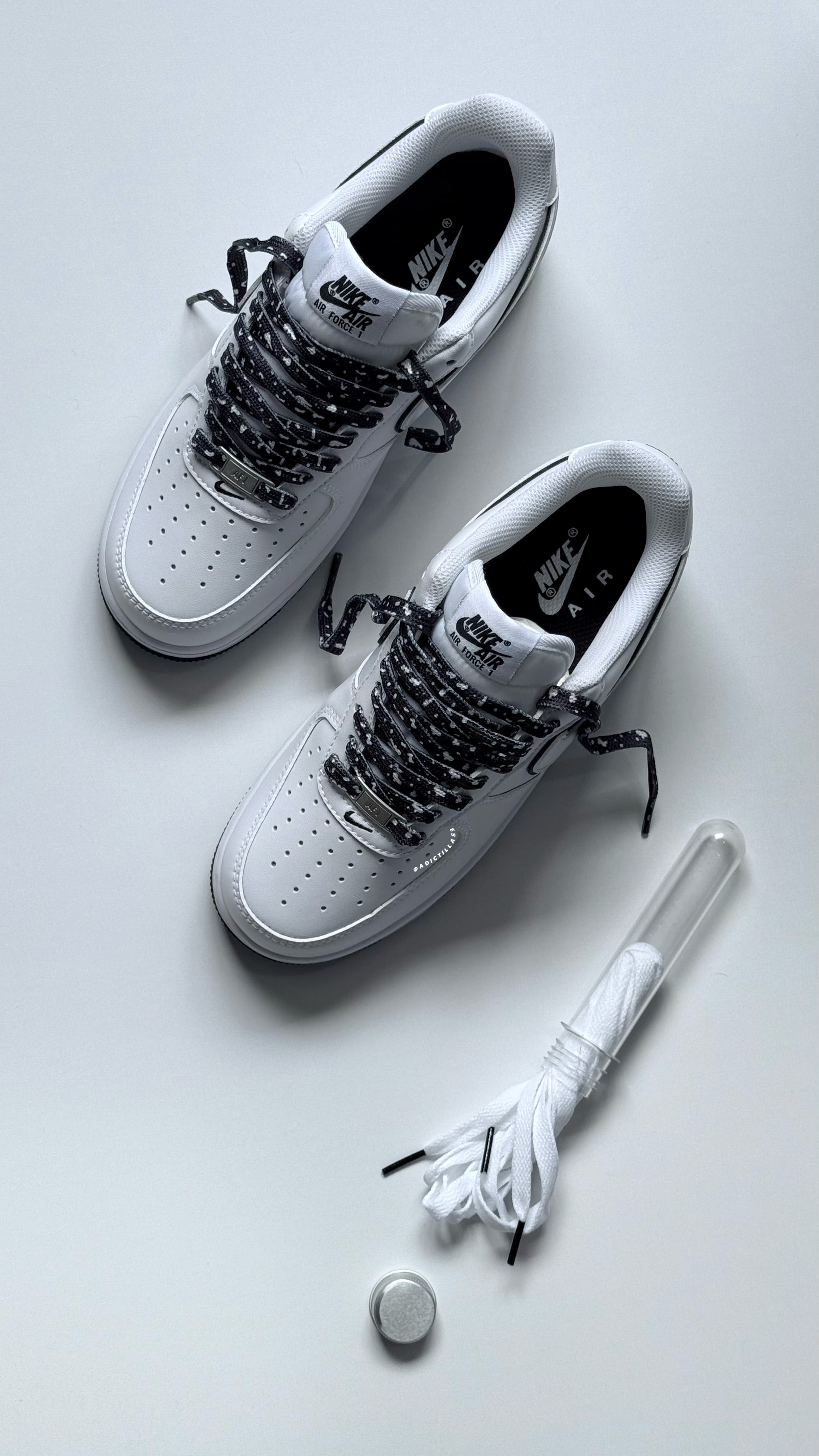 AIR FORCE 1 LOW
"WHITE/BLACK"