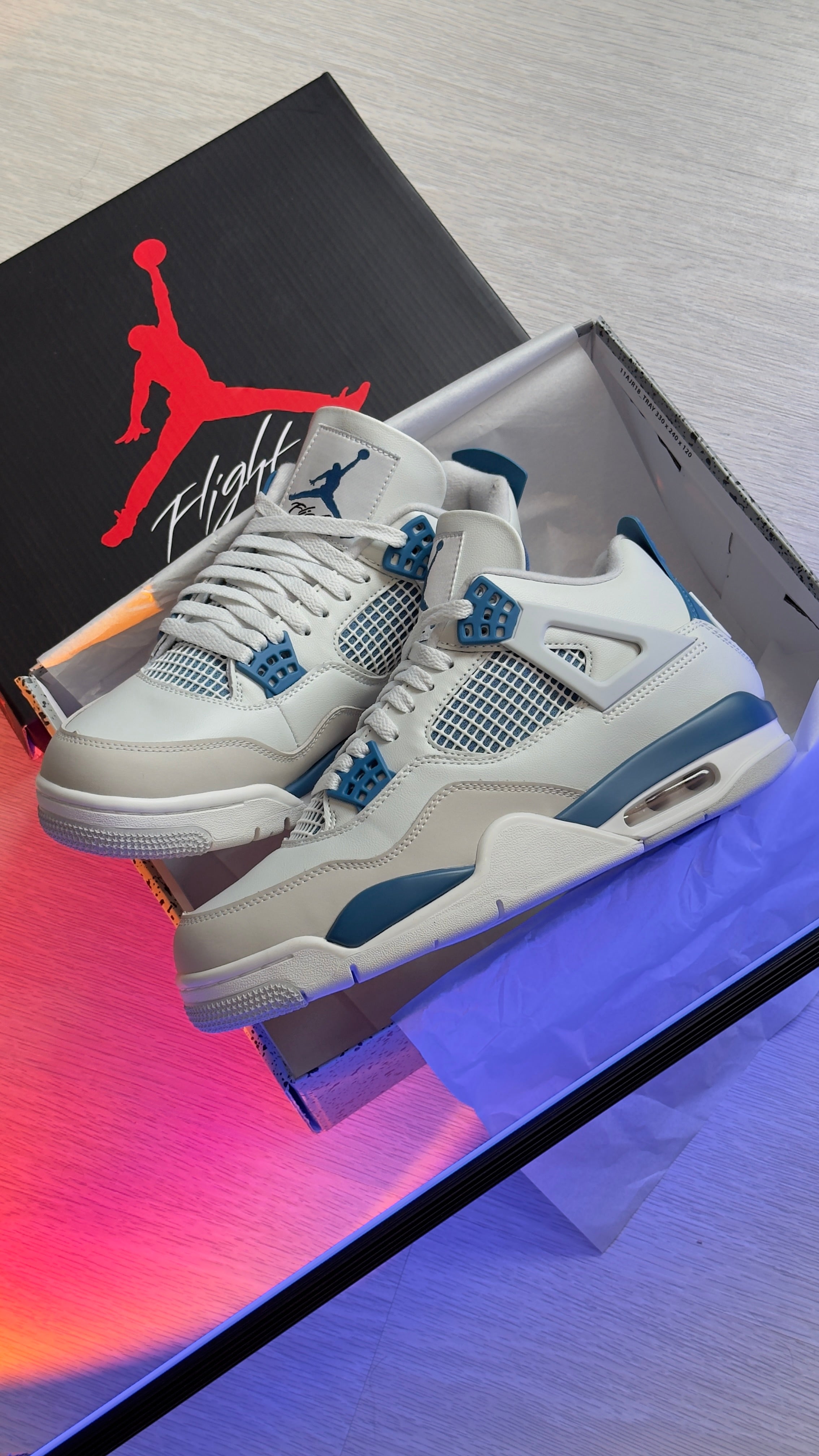 Air Jordan 4 Military Blue