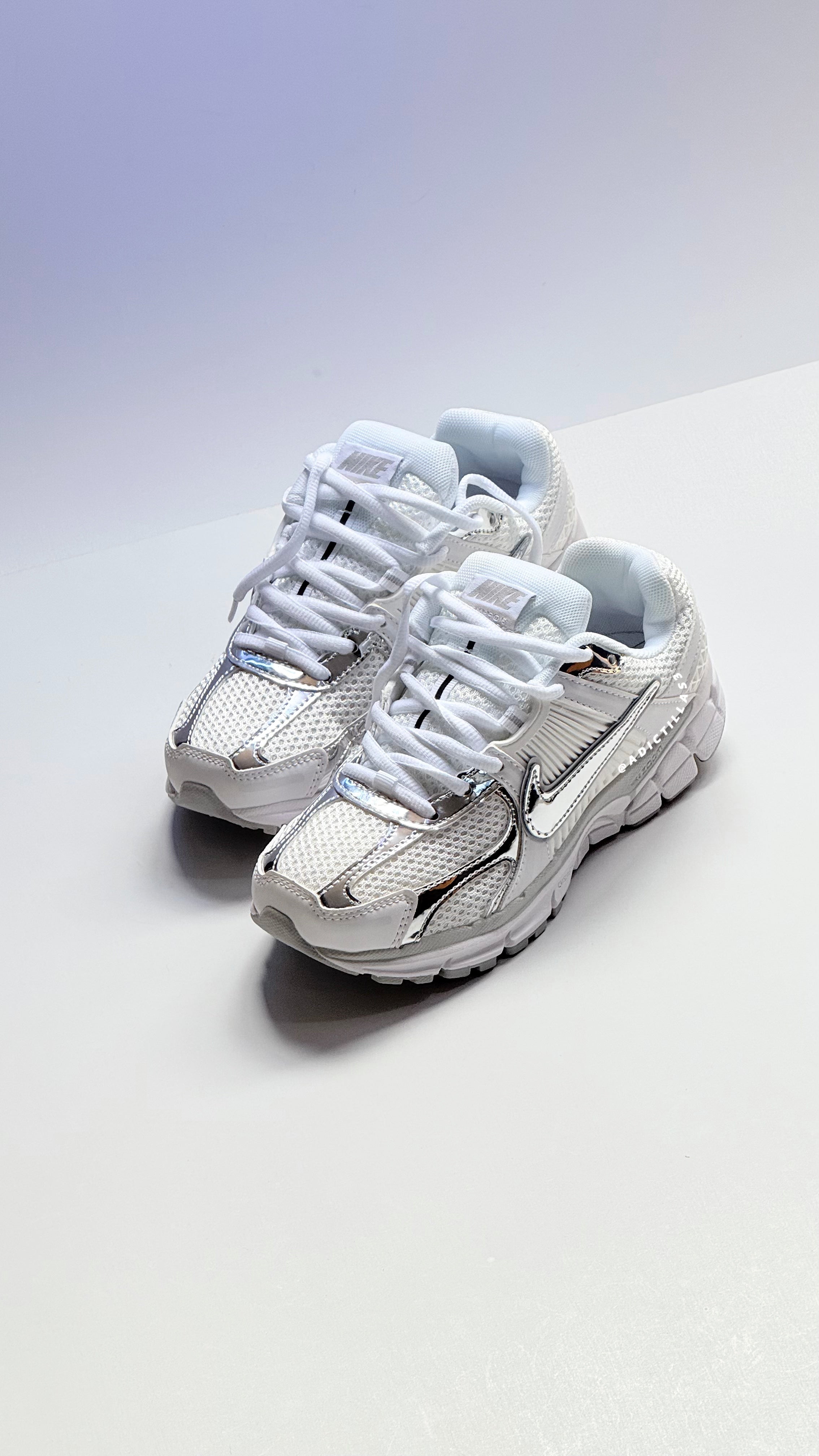 NIKE Zoom Vomero 5