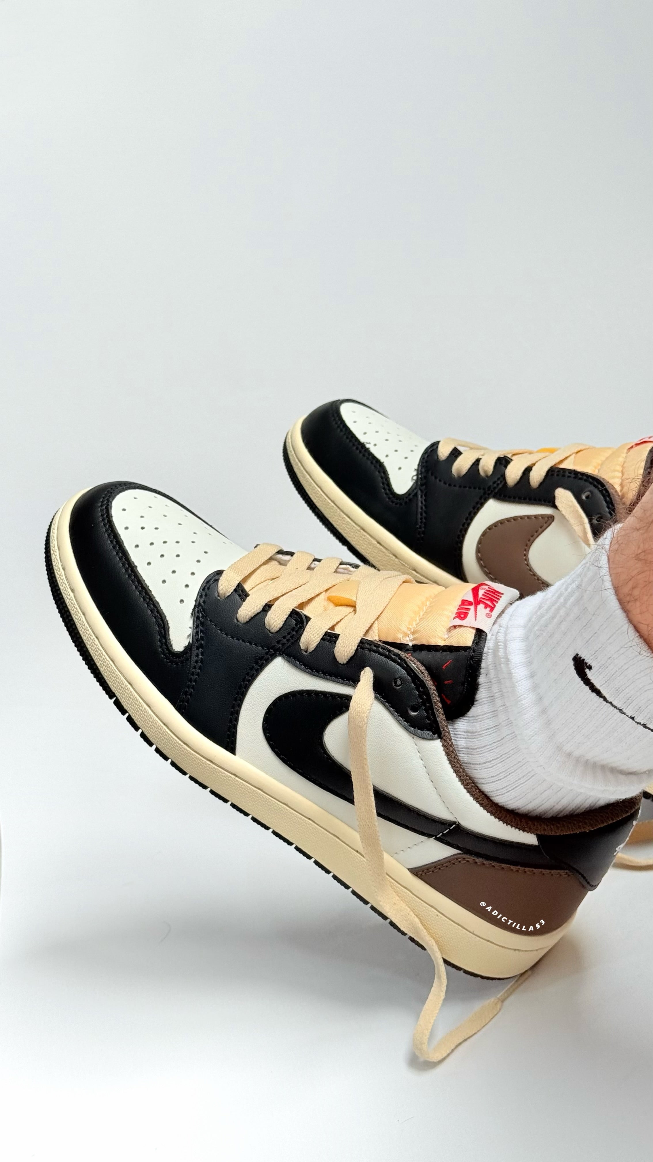 Air Jordan 1 Low “ Dark Mocha “