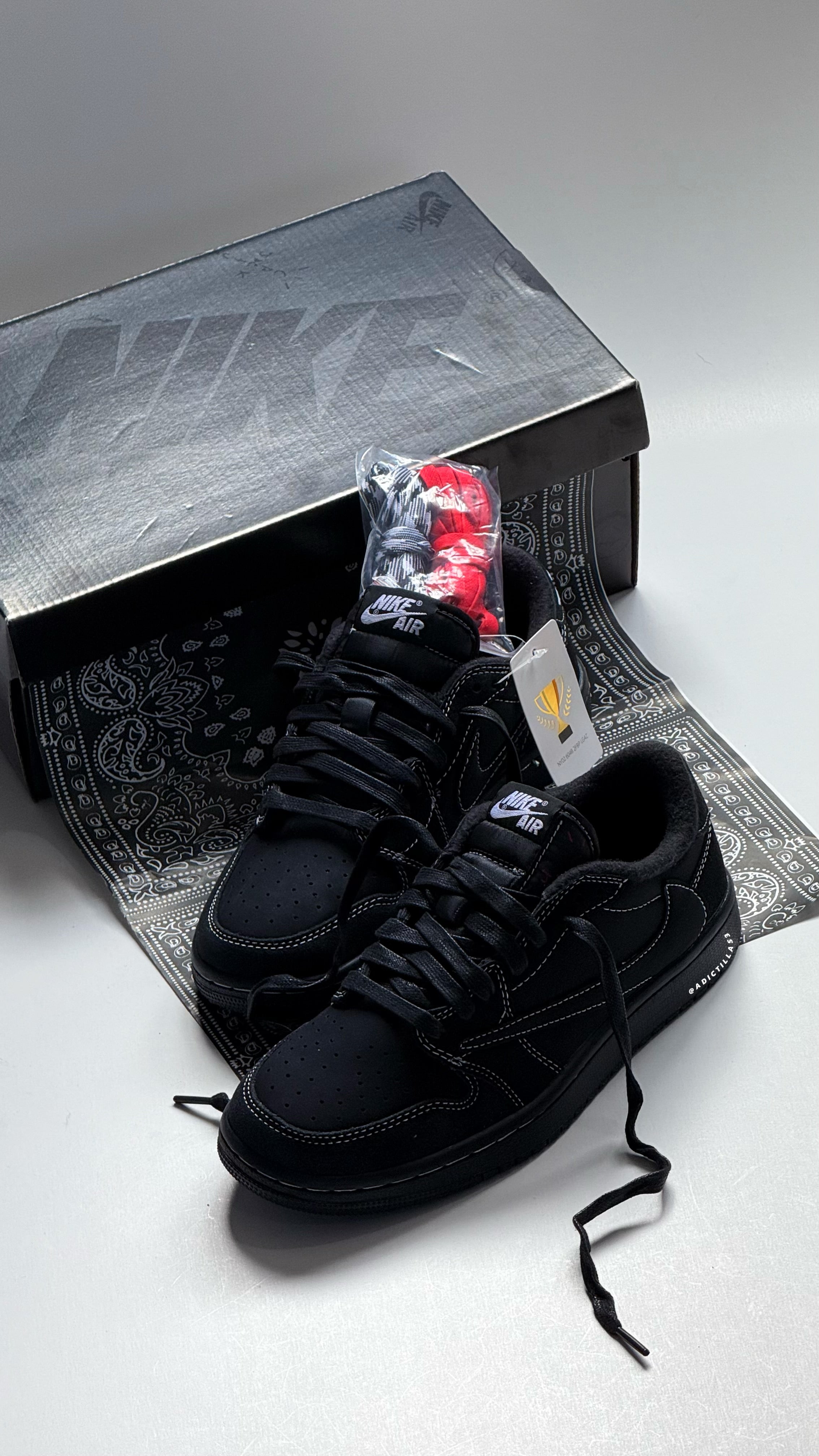 Air Jordan 1 Low Travis Scott “ Black Phantom “