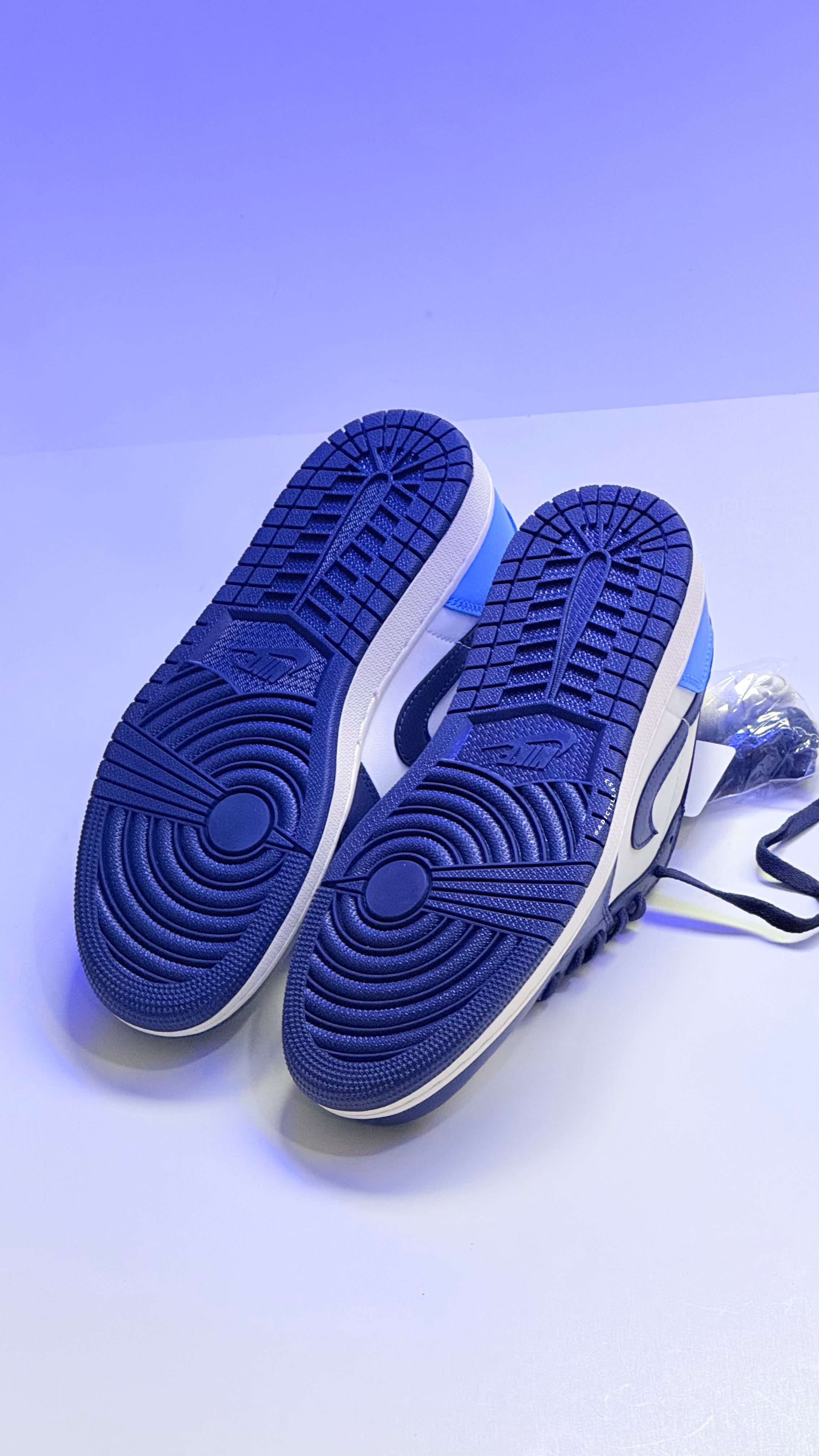 Air Jordan 1 Low OG "Obsidian"
