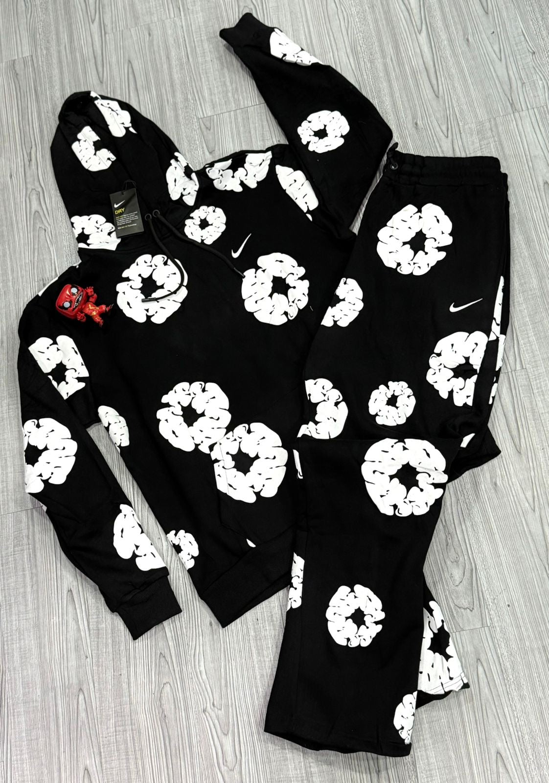 Conjunto DENIM TEARS
