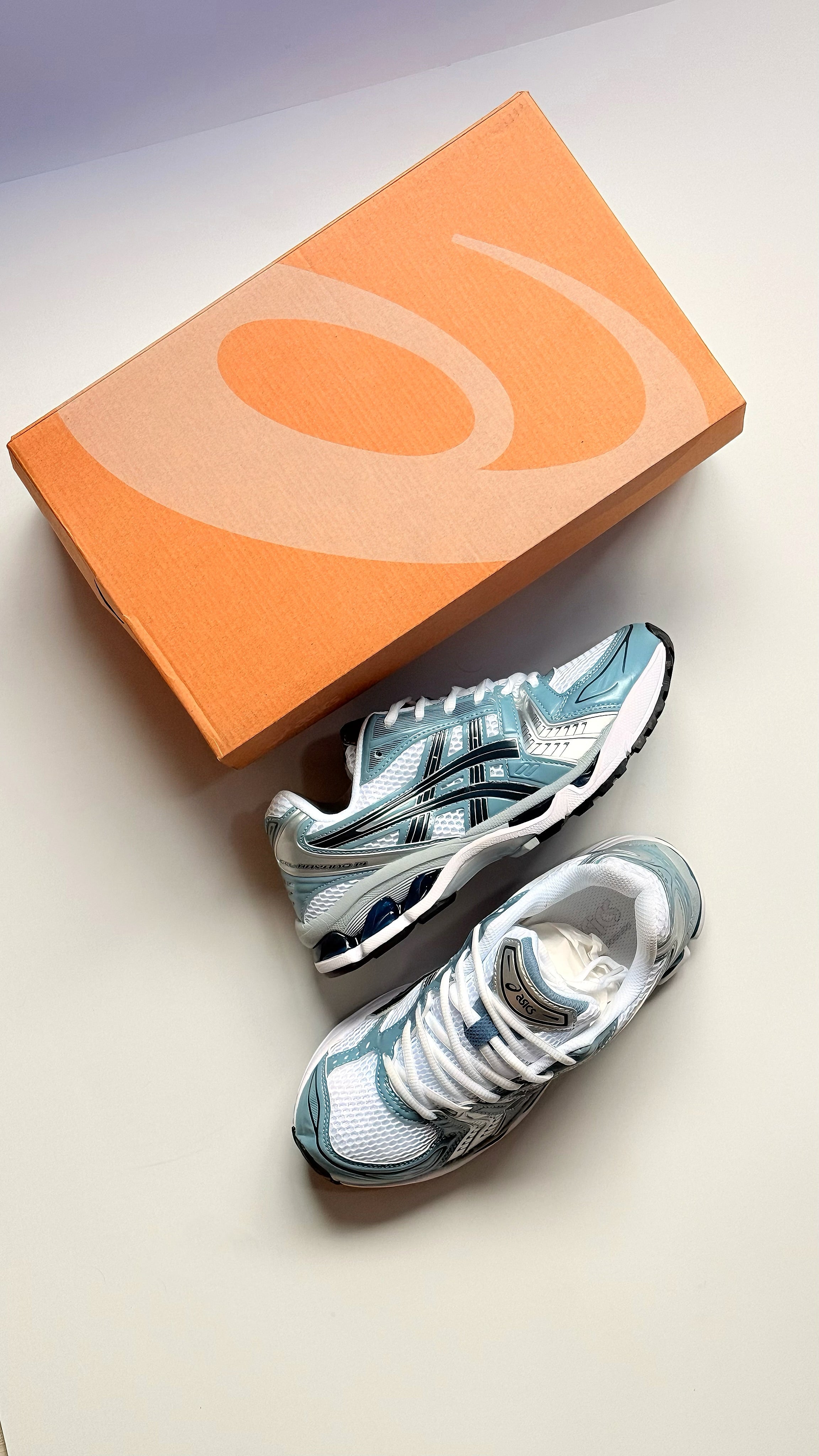 Asics Gel Kayano 14 ASICS
tenis "White Fjord Grey"