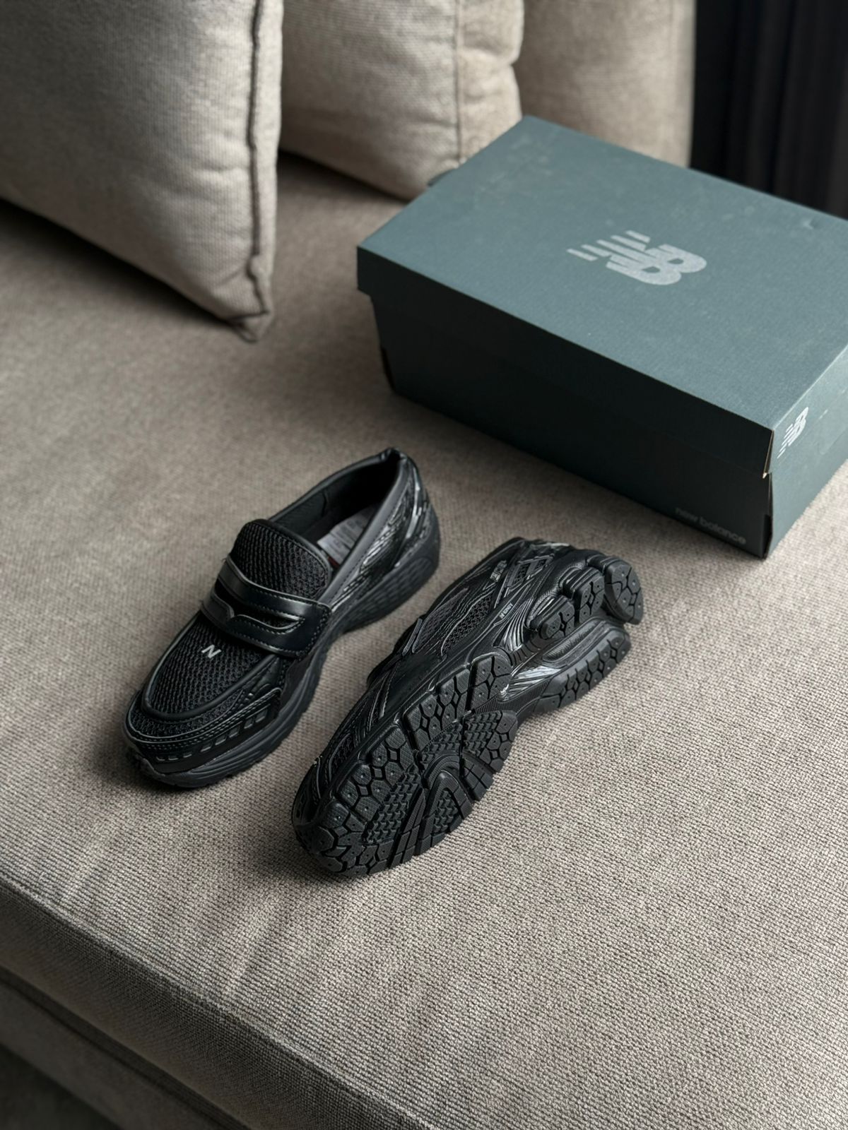 New Balance 1906L Loafer Black Top