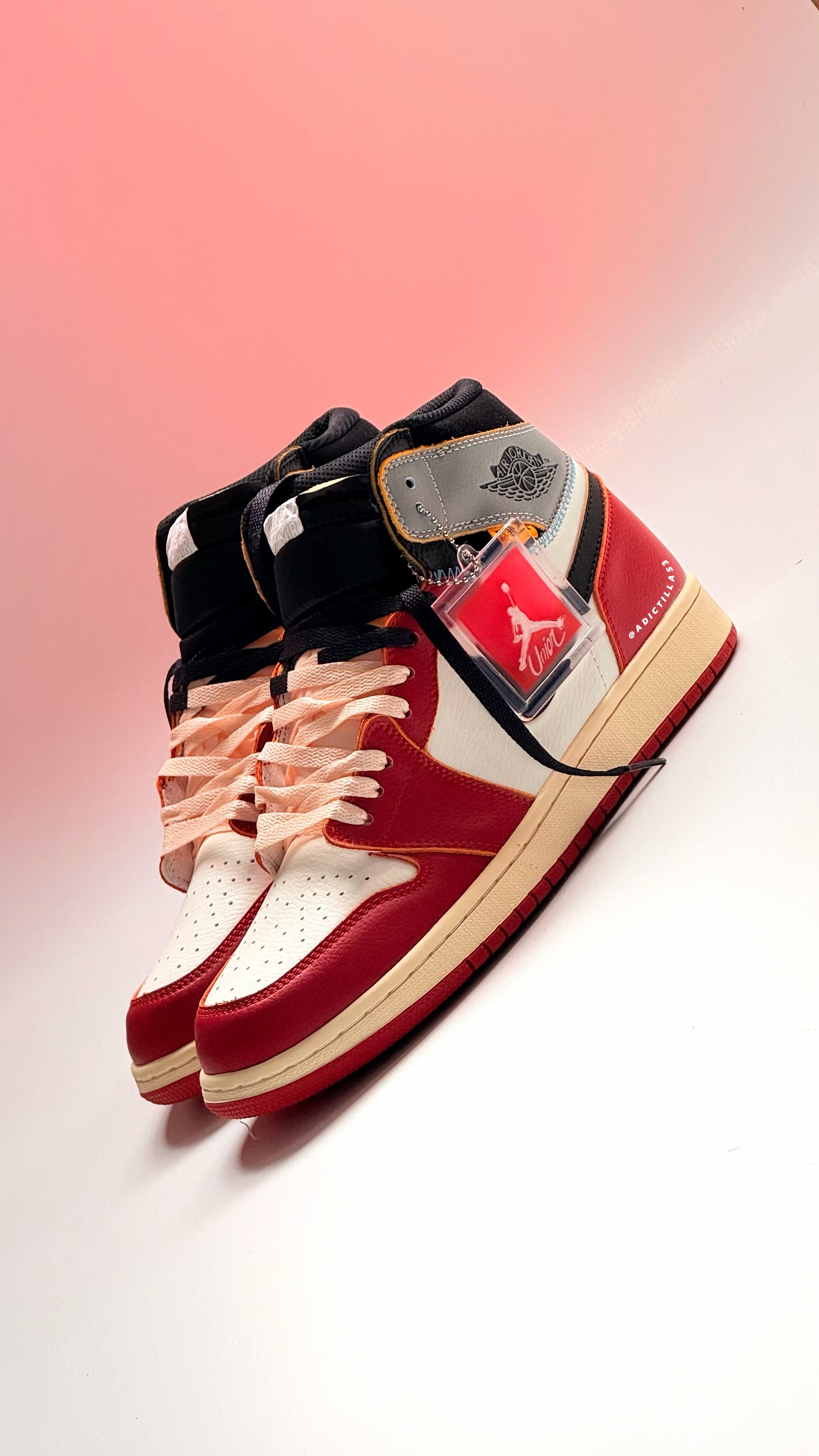 Air Jordan 1 x Union
Varsity Red and Shadow Grey