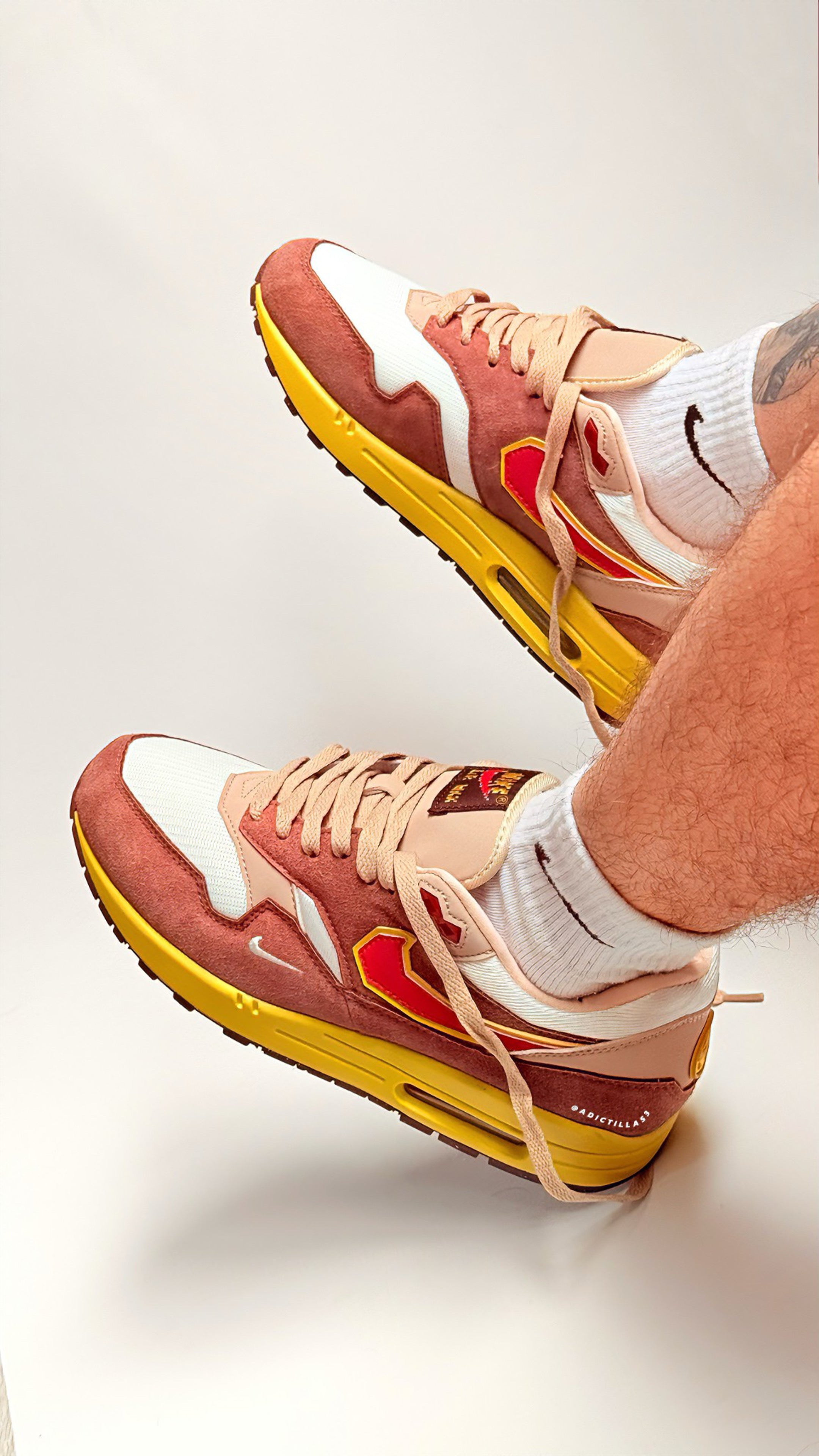 Nike Air Max 1
.SWOOSH Low Poly Big Head Origins