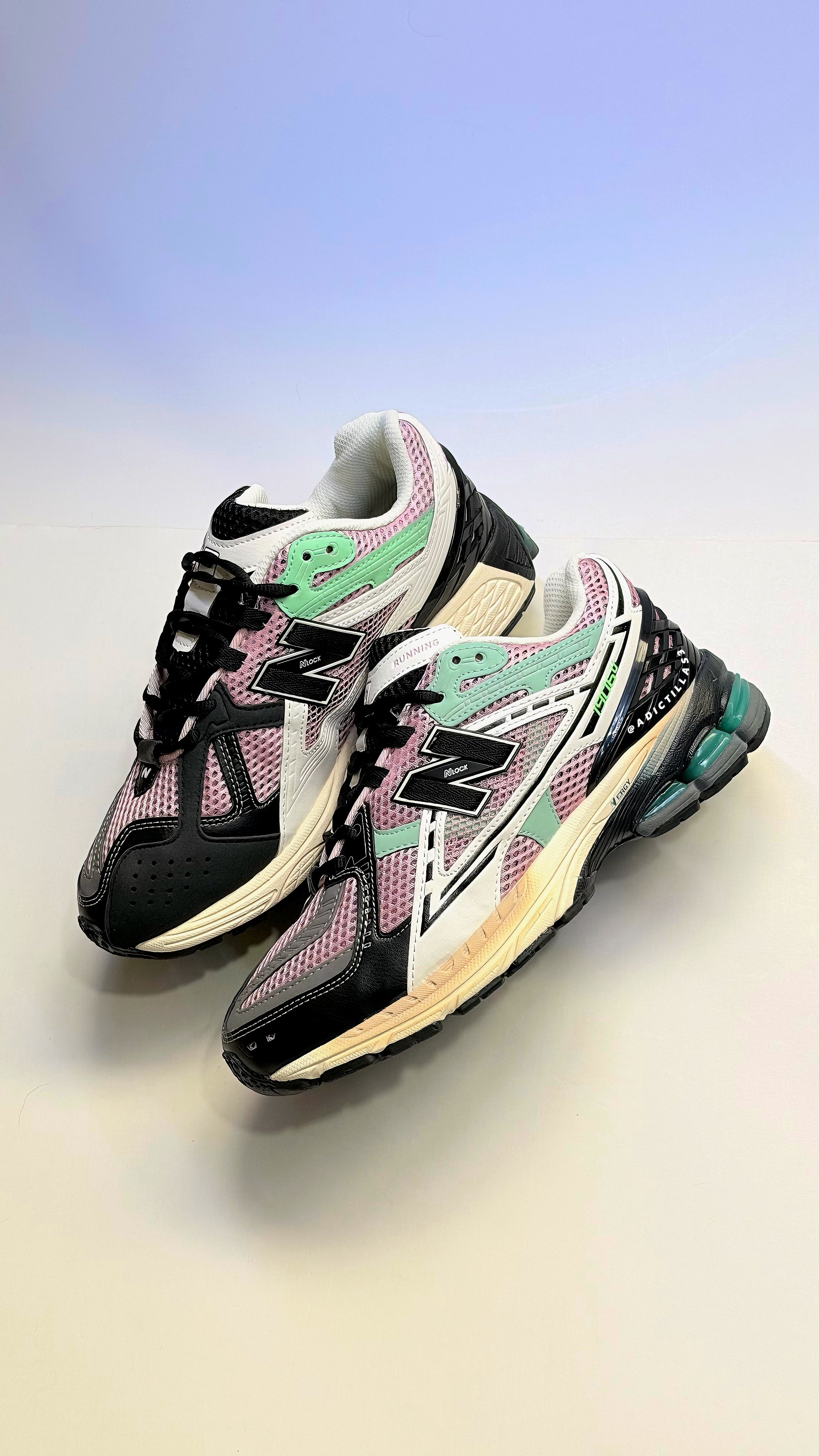 New Balance 1906U