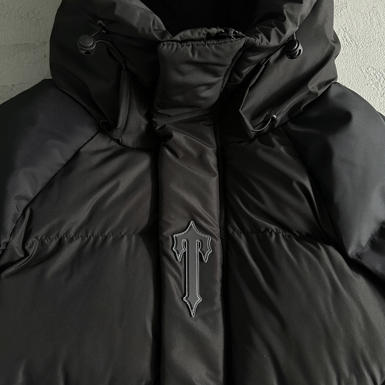 TRAPSTAR IRONGATE ARCH PUFFER JACKET BLACK