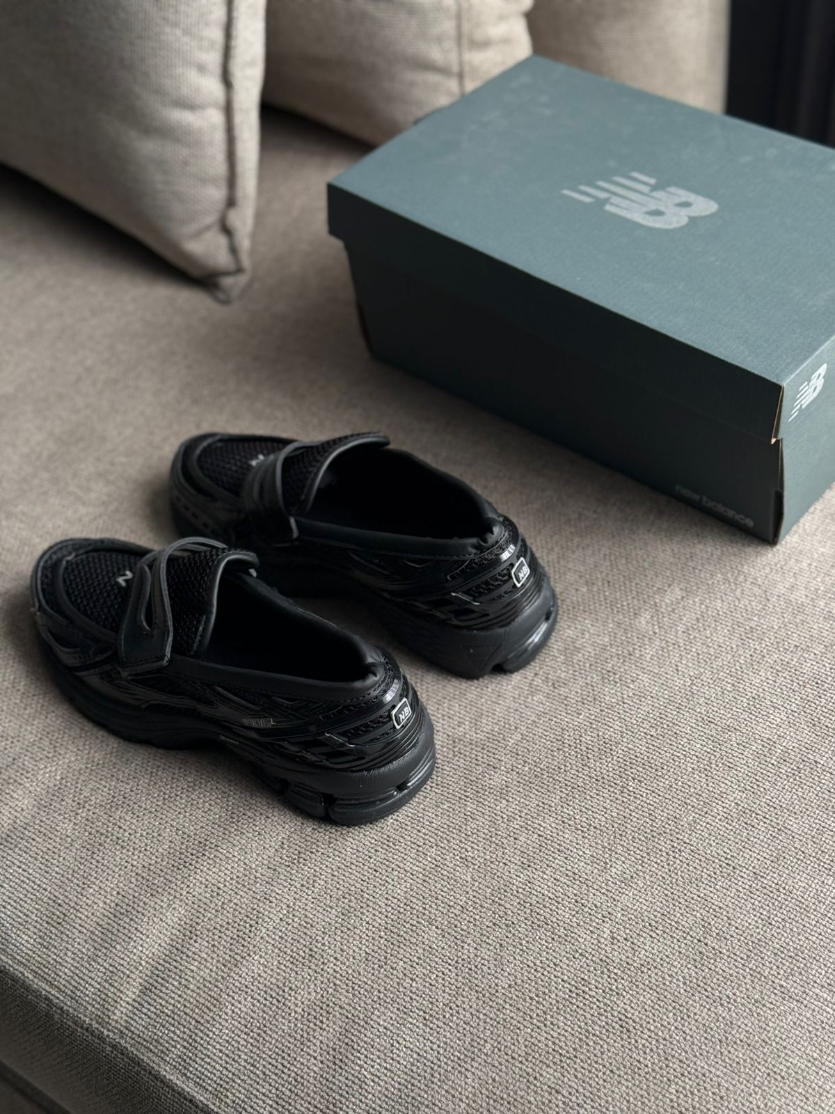 New Balance 1906L Loafer Black Top