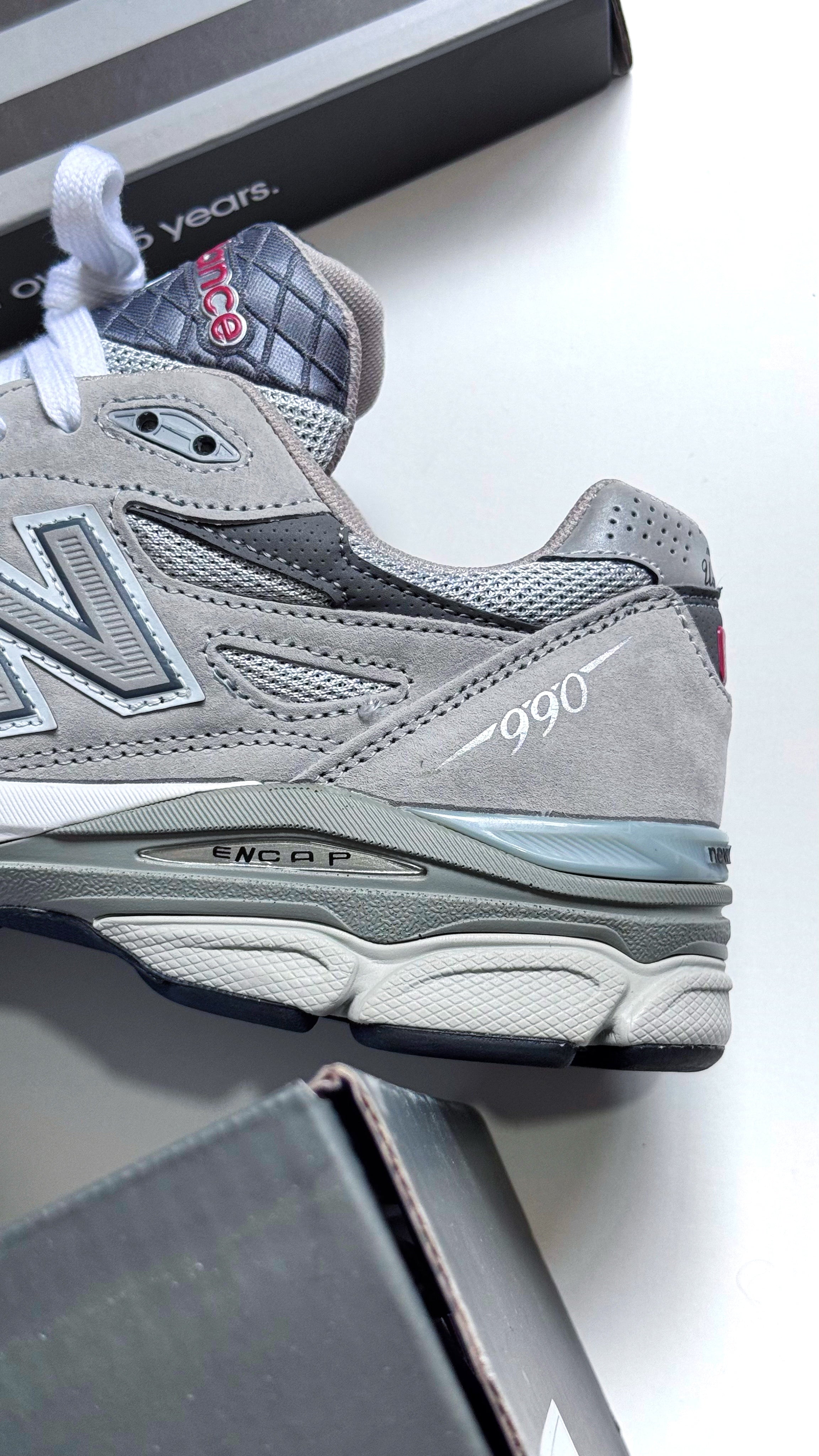 New Balance 990