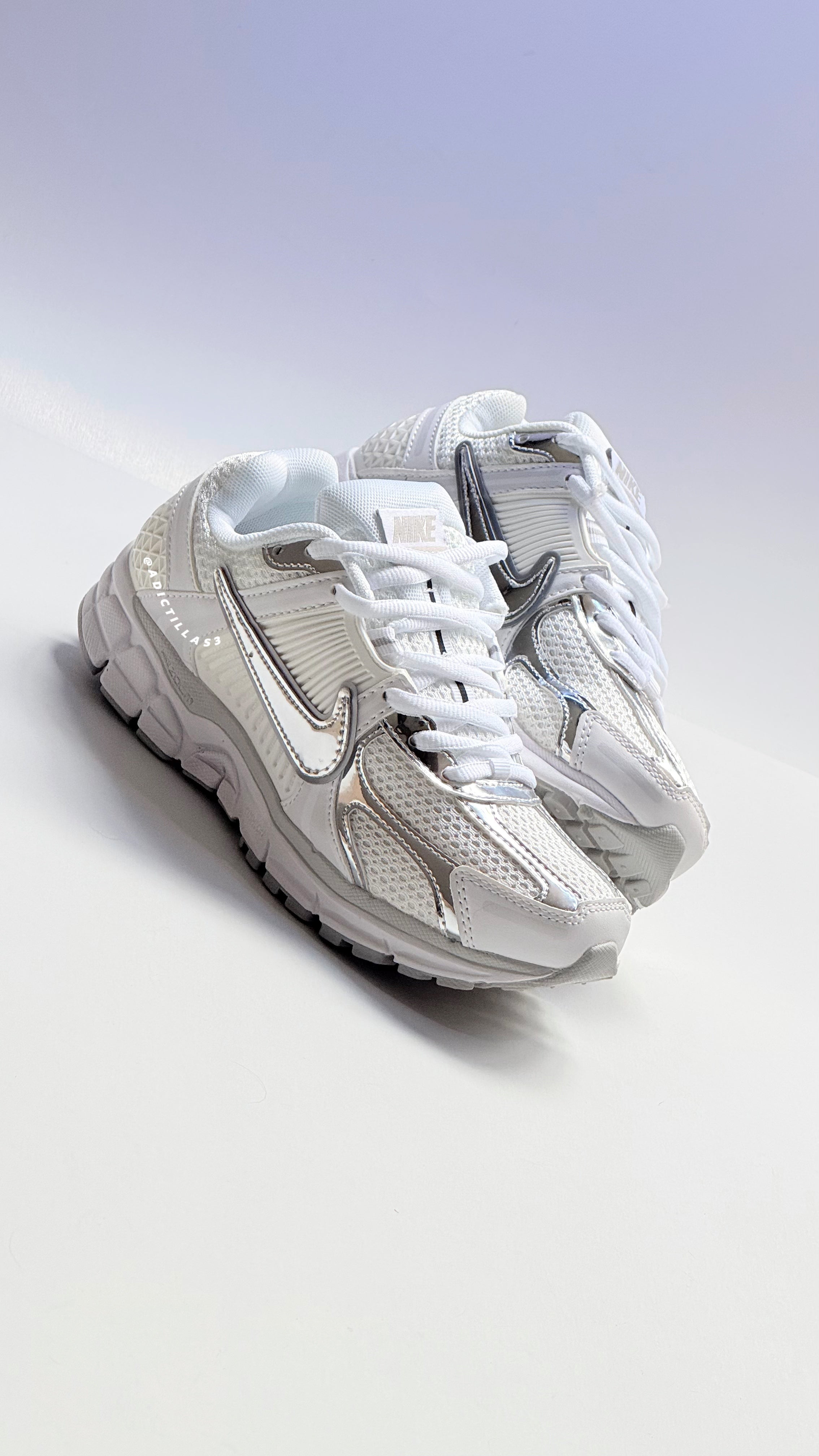 NIKE Zoom Vomero 5