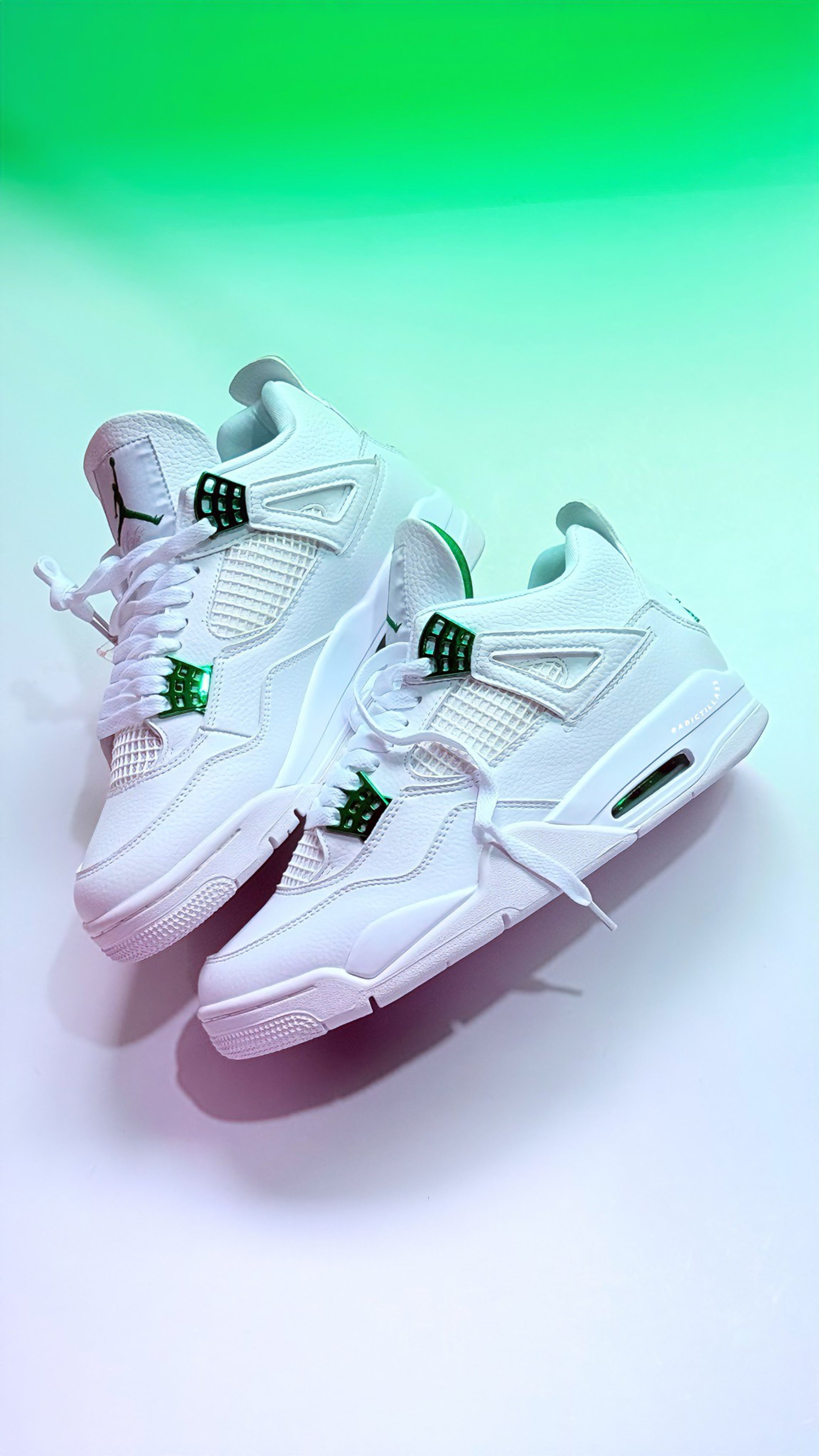 Air Jordan 4 Retro Metallic Green