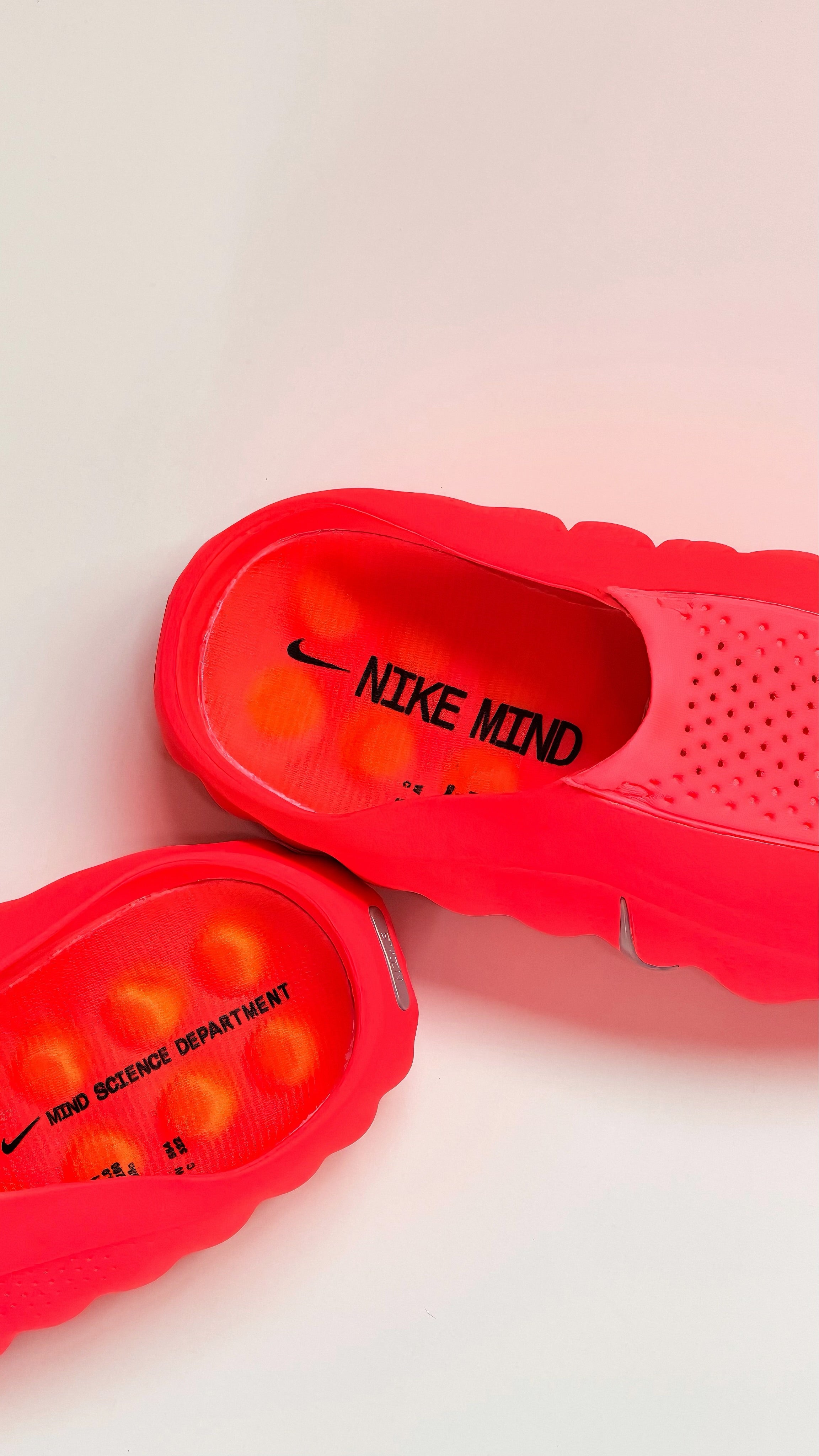 Nike Mind 001