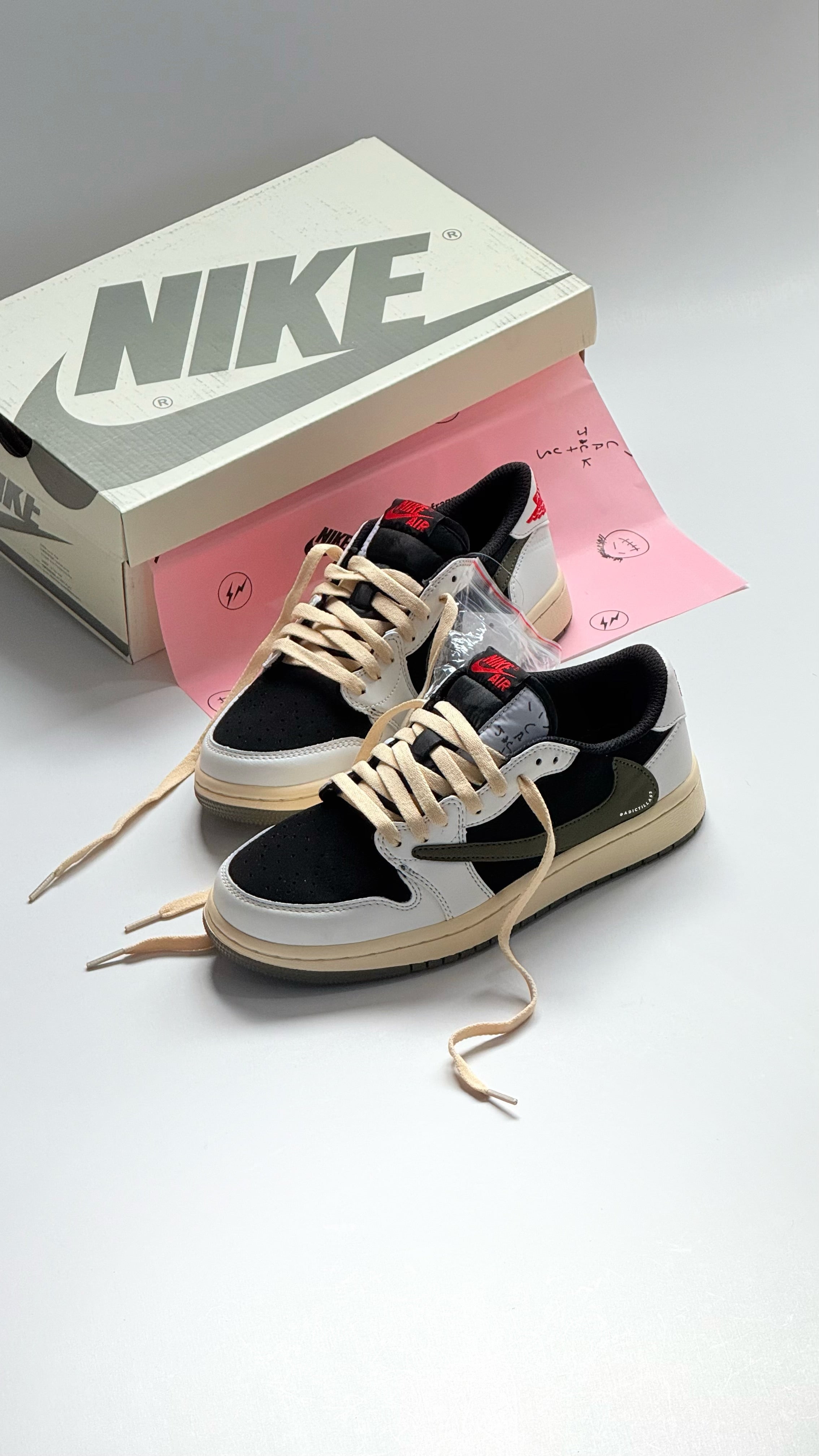 Air Jordan 1 Low x Travis Scott “ Olive “