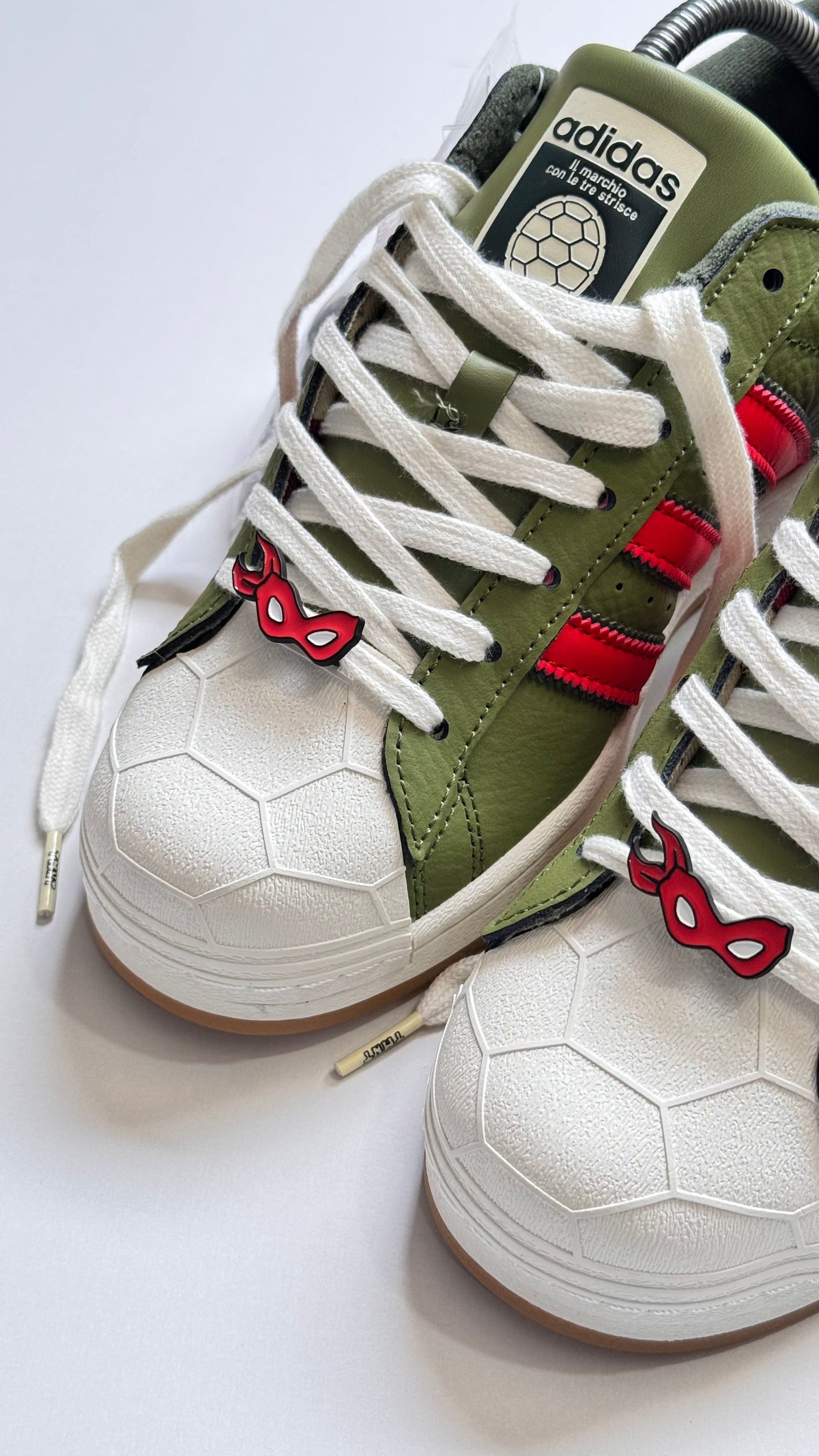 Adidas Superstar x Tortugas Ninja