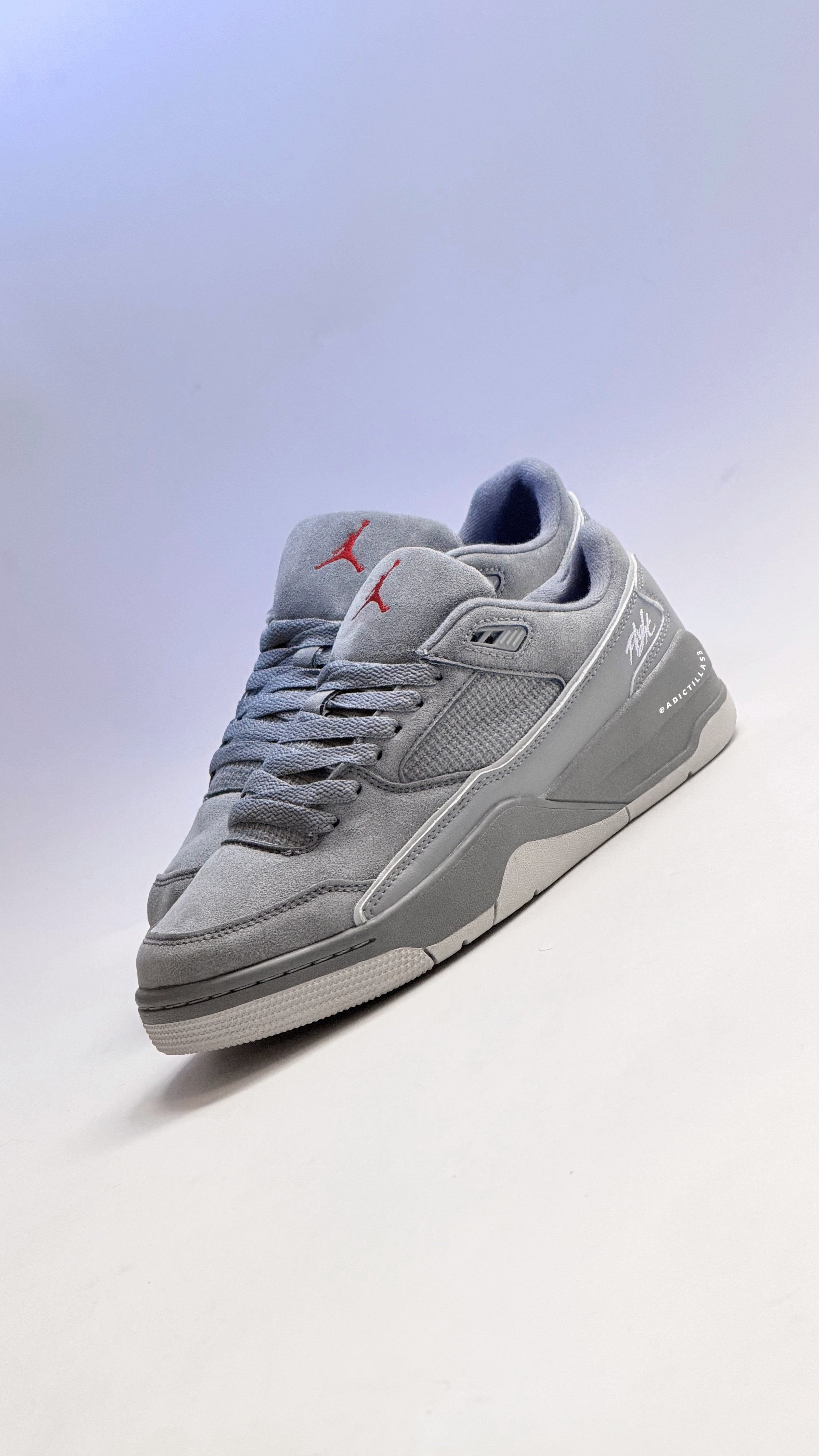 Jordan Flight Court
Cool Grey Varsity Red