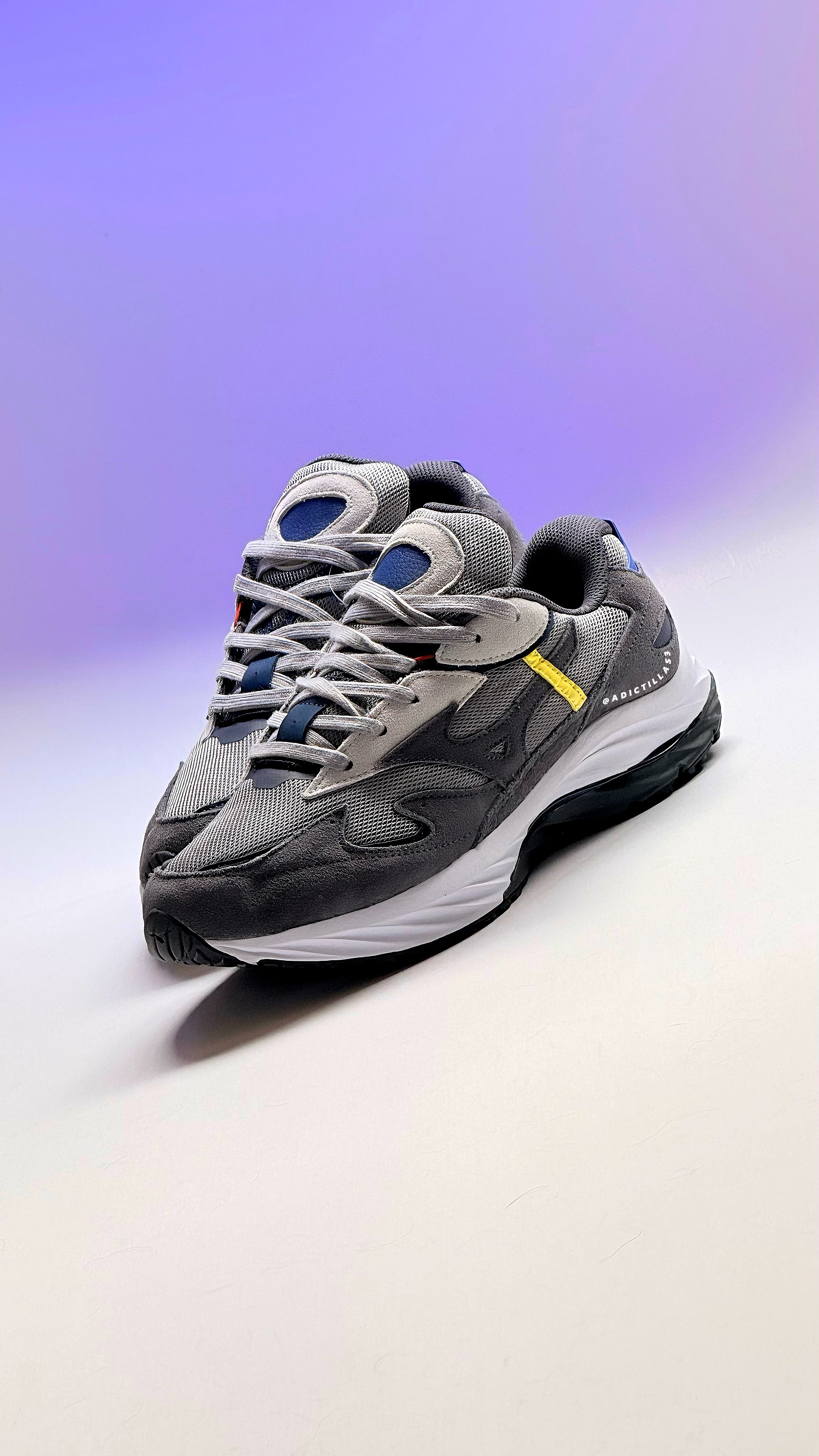 Mizuno x Graphpaper Wave Rider Beta 'Dark Grey'