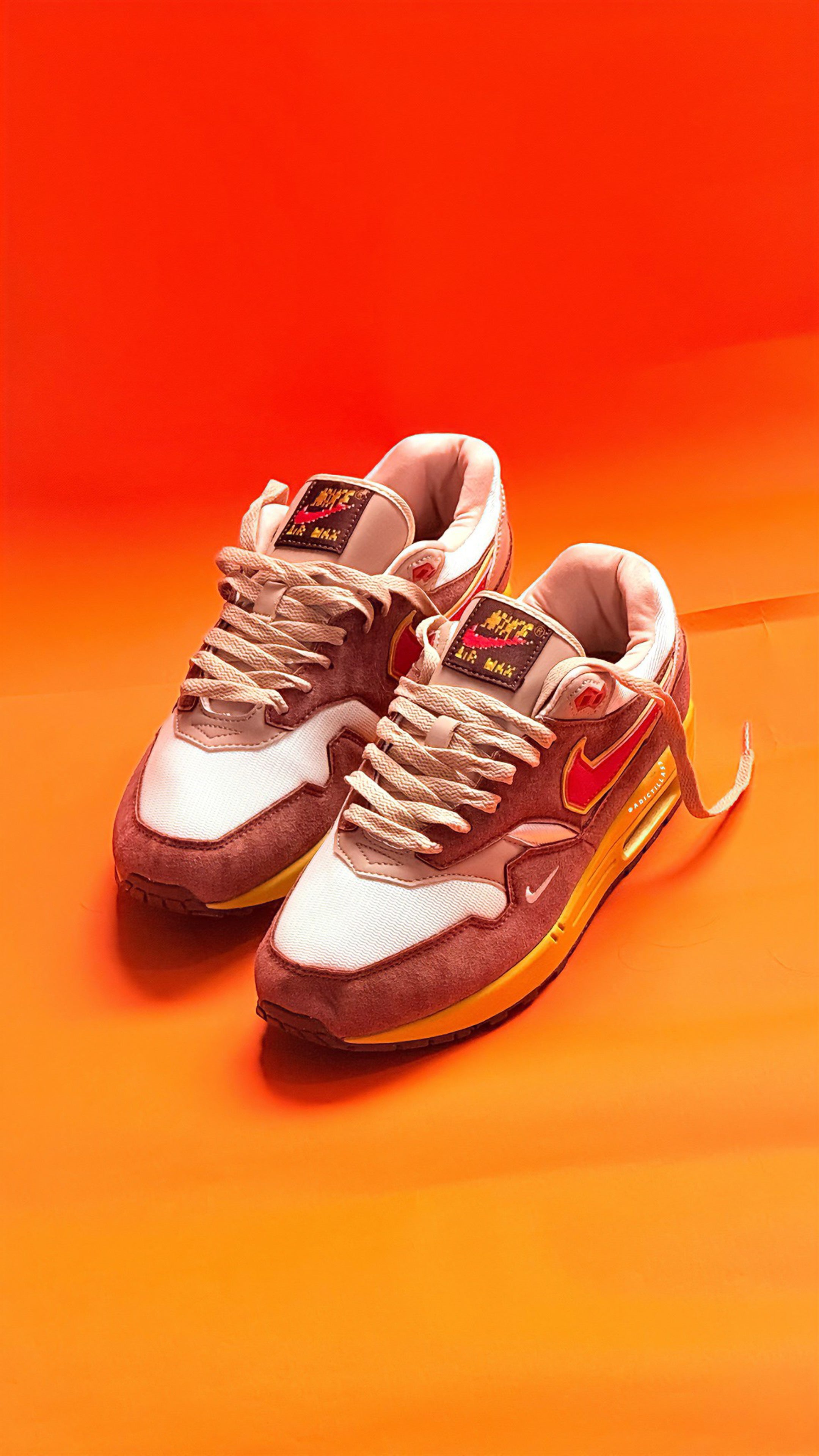 Nike Air Max 1
.SWOOSH Low Poly Big Head Origins