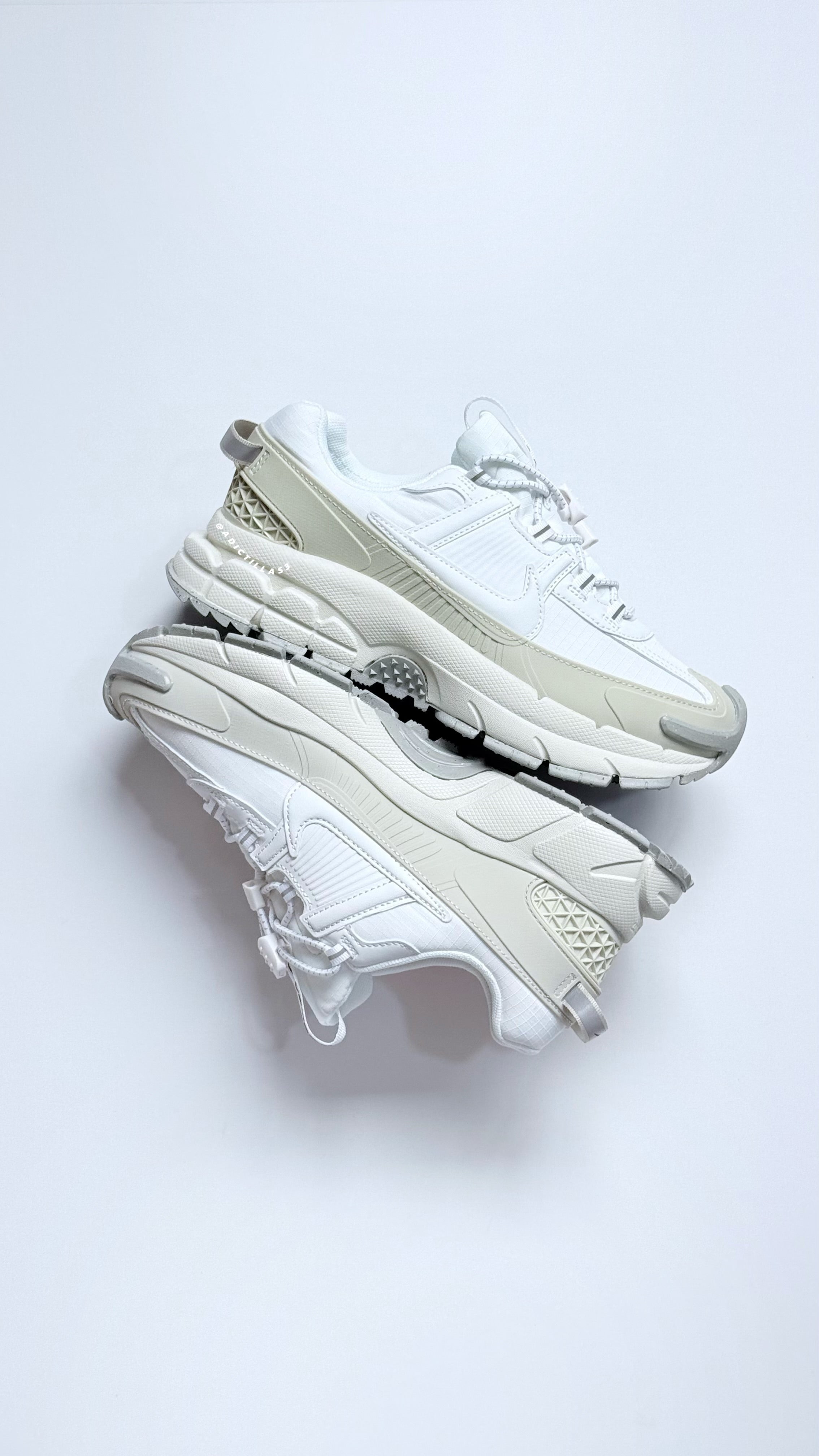 Nike Vomero 5 Roam White