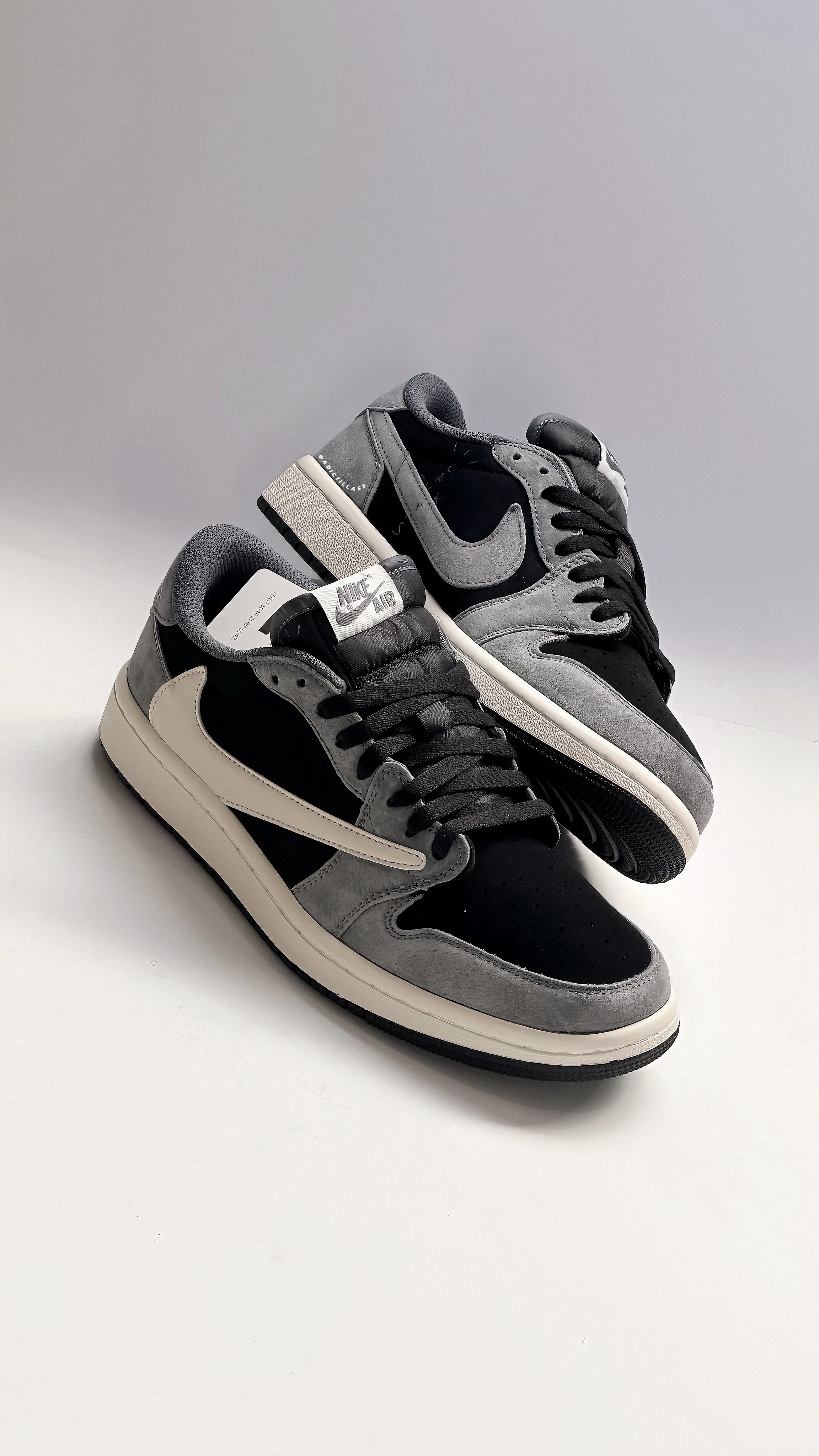 Jordan 1 Low x Travis Scott