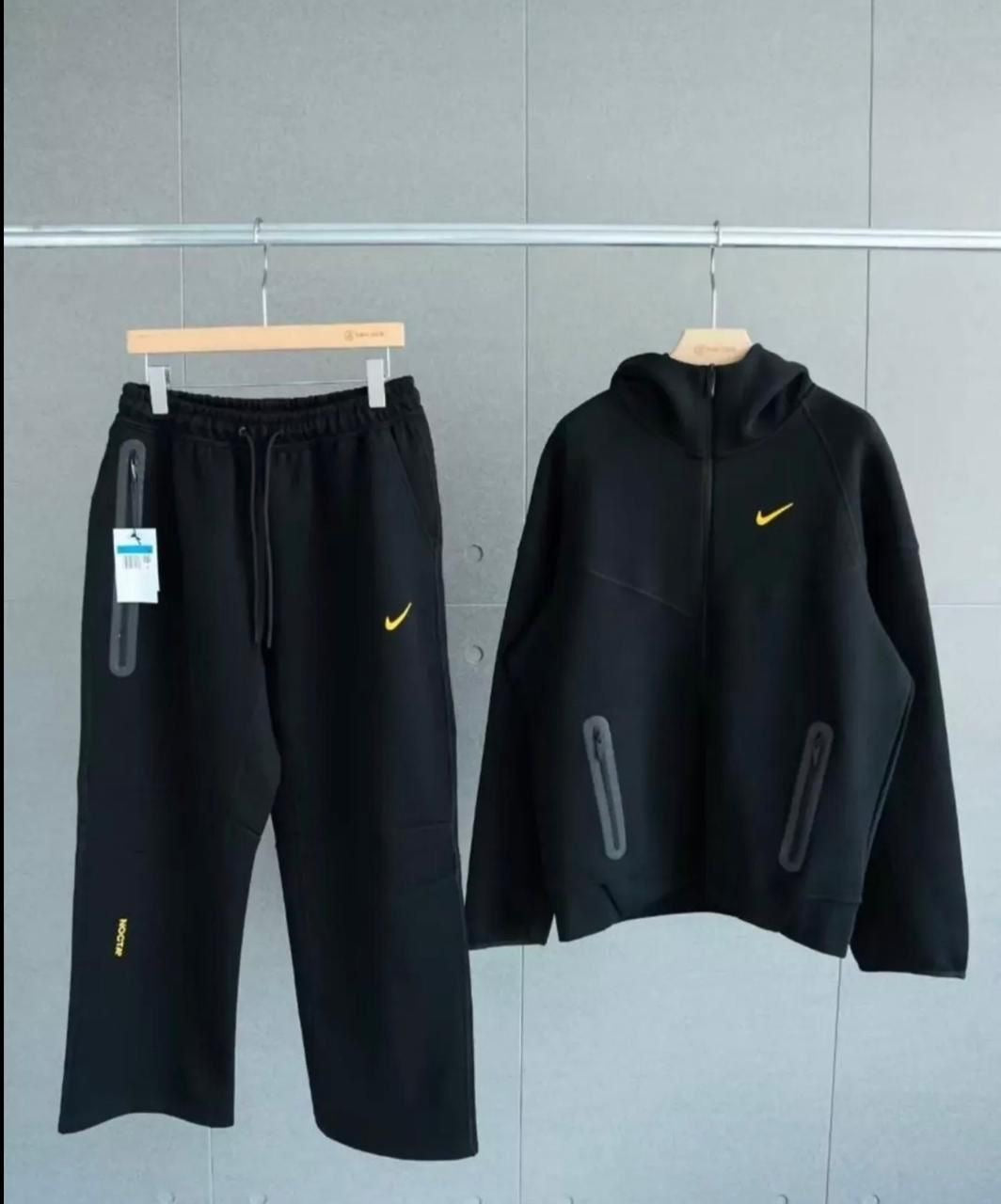 Conjunto Nike Nocta Tech Fleece