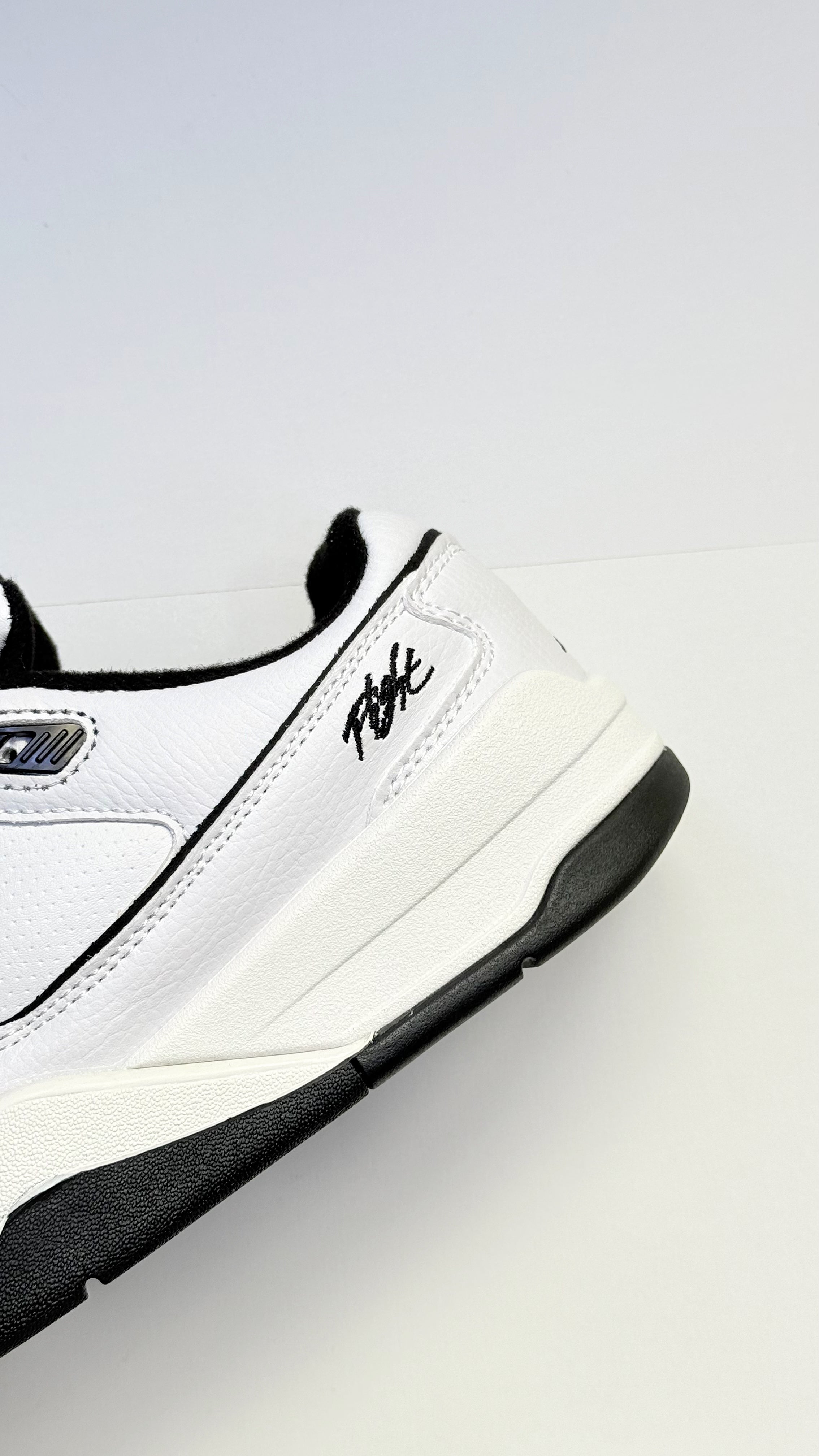 Jordan Flight Court
Schuh (Herren)