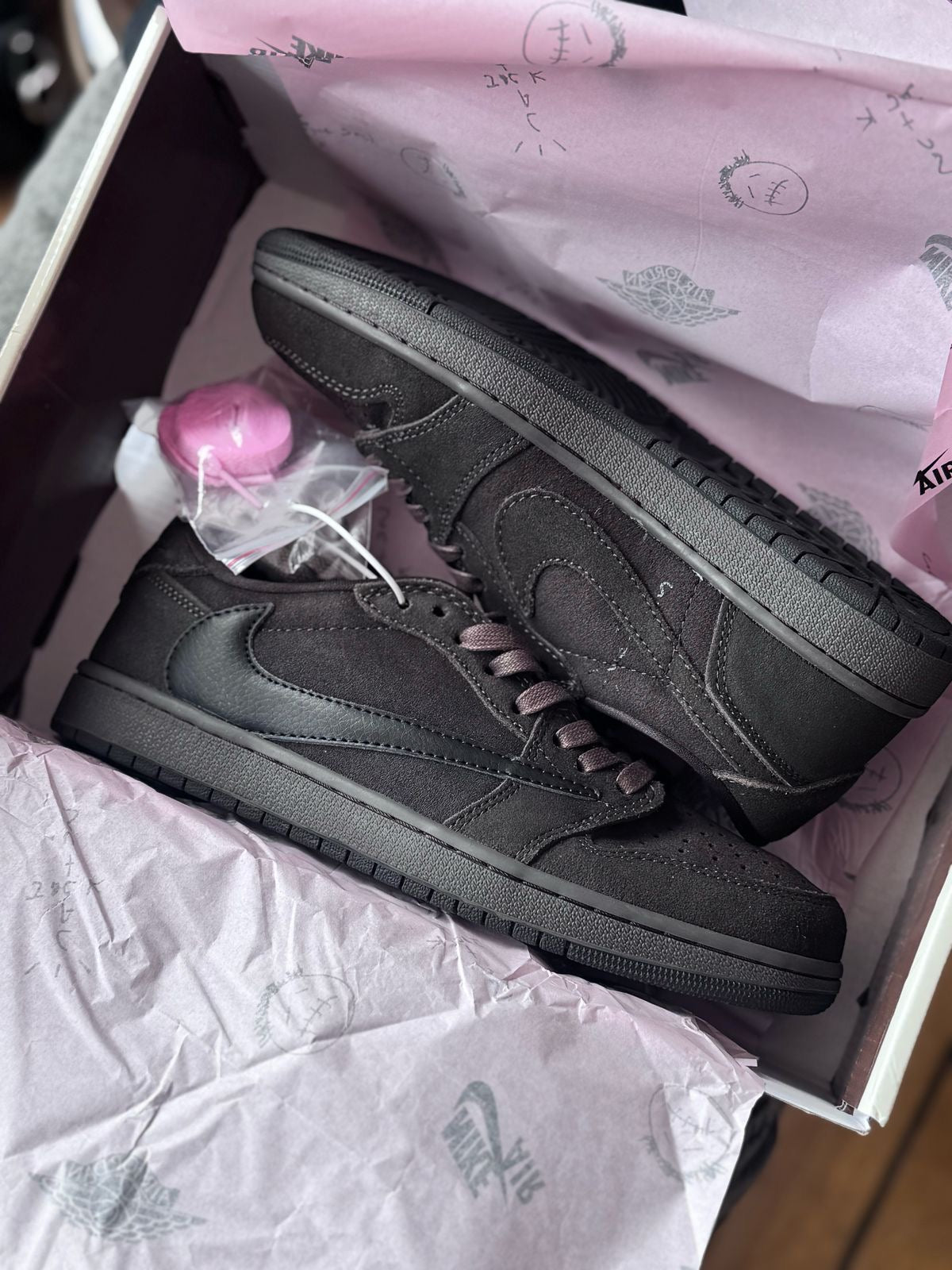 Air Jordan 1 Low x Travis Scott "Velvet Brown"