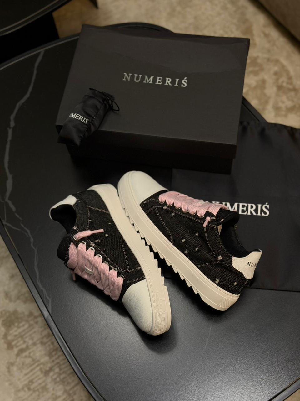 Numeris Sneakers
