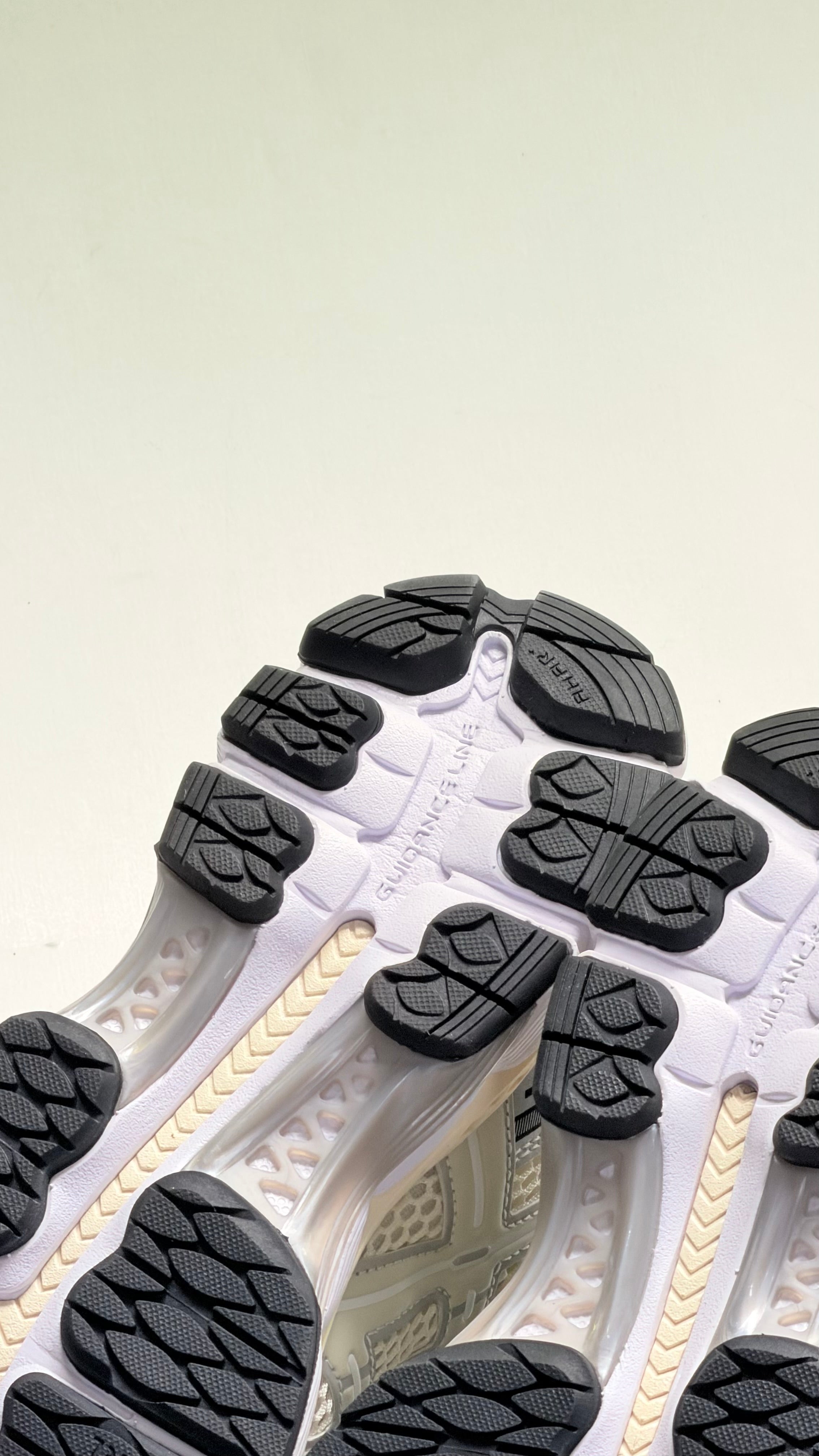 ASICS
GEL-KAYANO 12.1 Cream/Pure Aqua x Ronnie Fieg