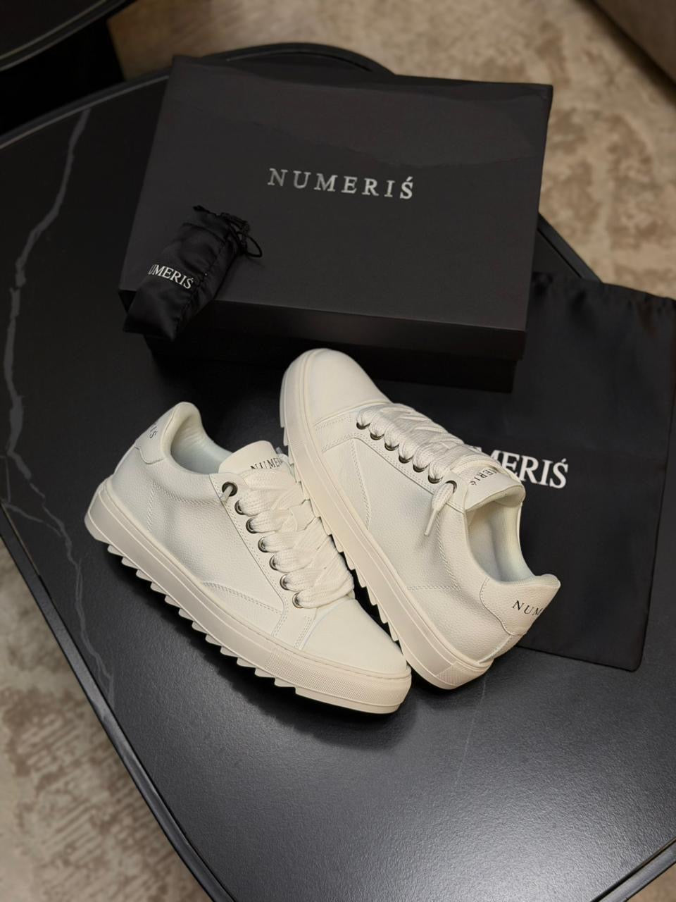 Numeris Sneakers
