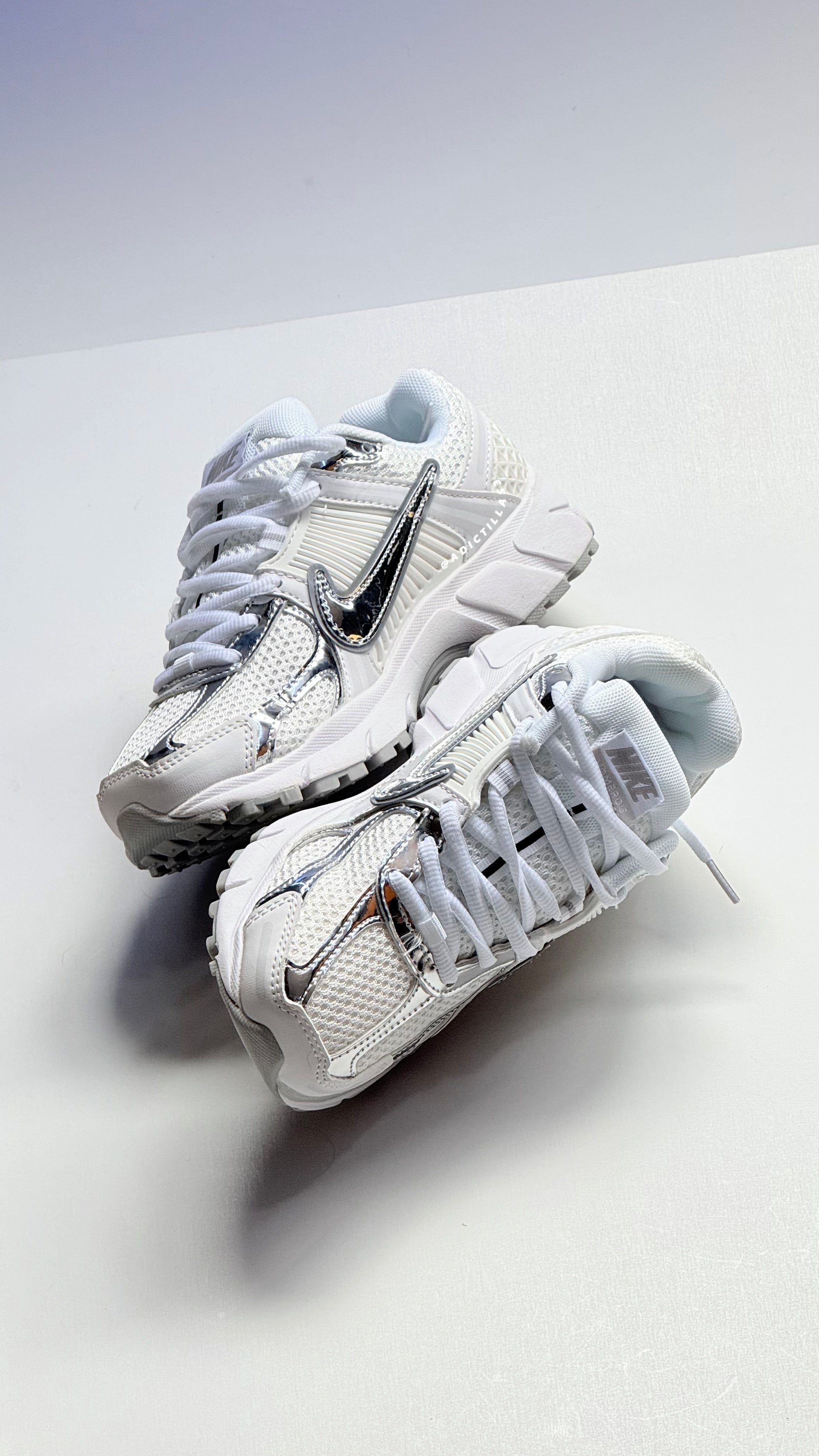 NIKE Zoom Vomero 5
