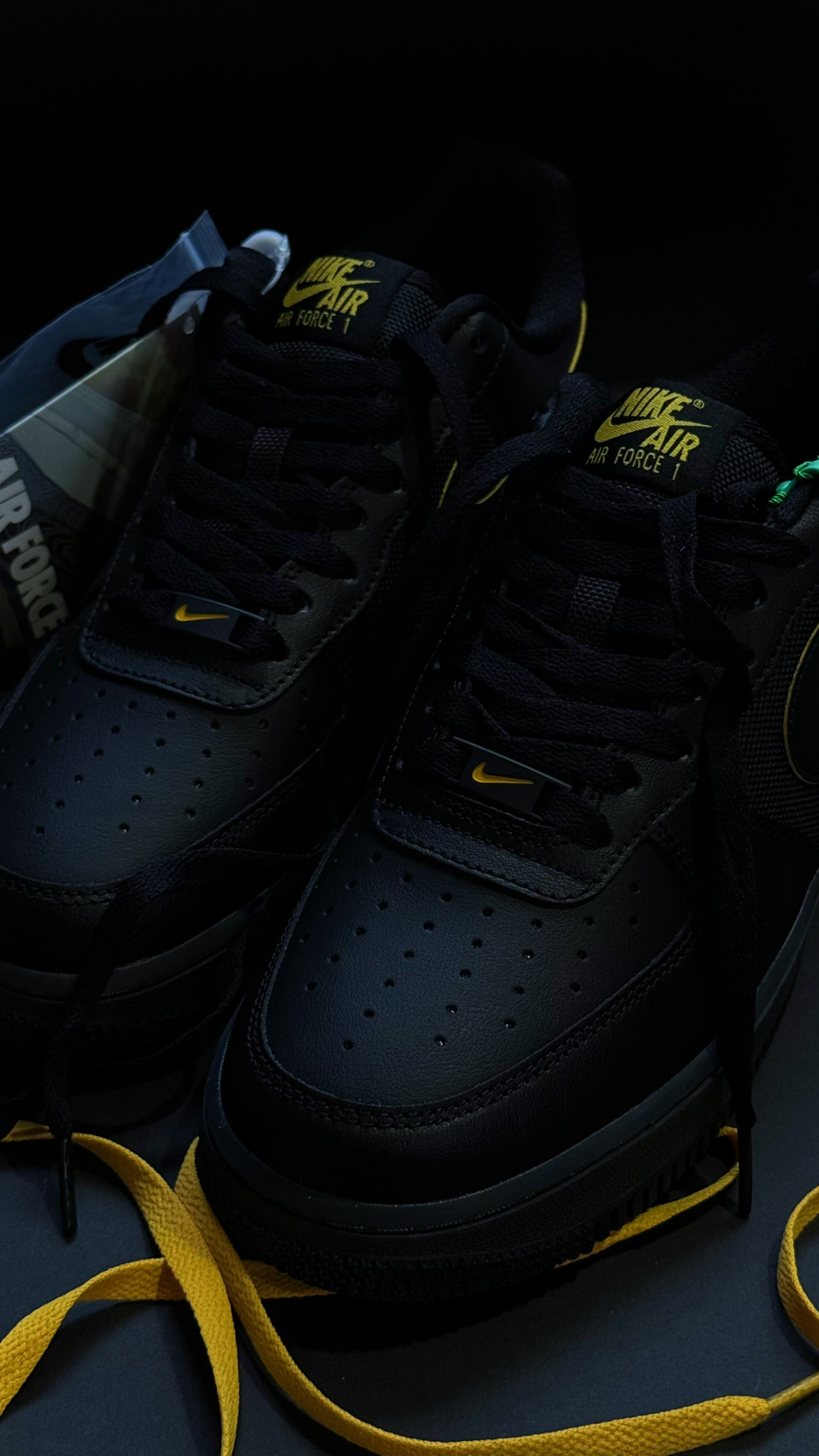 Nike Air Force 1 07 Black  “ University Gold “