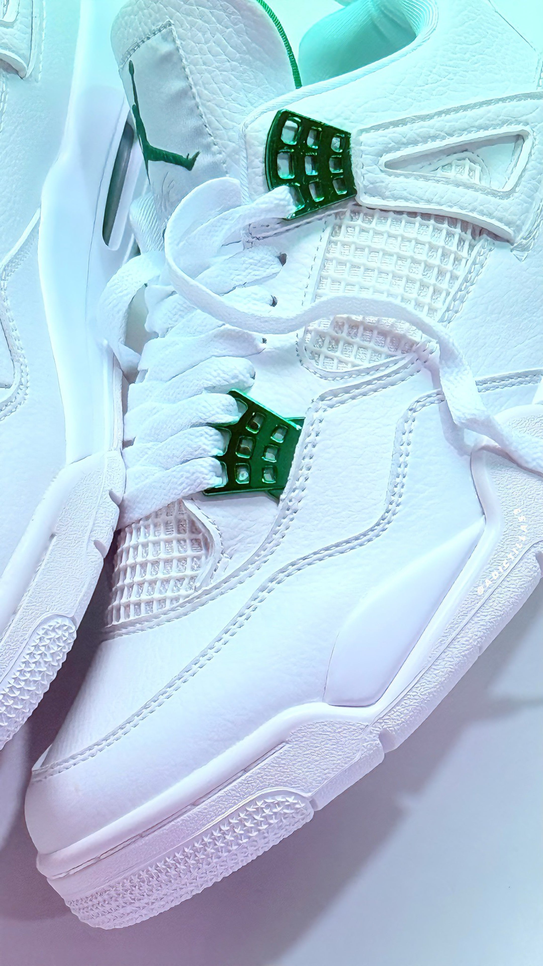 Air Jordan 4 Retro Metallic Green