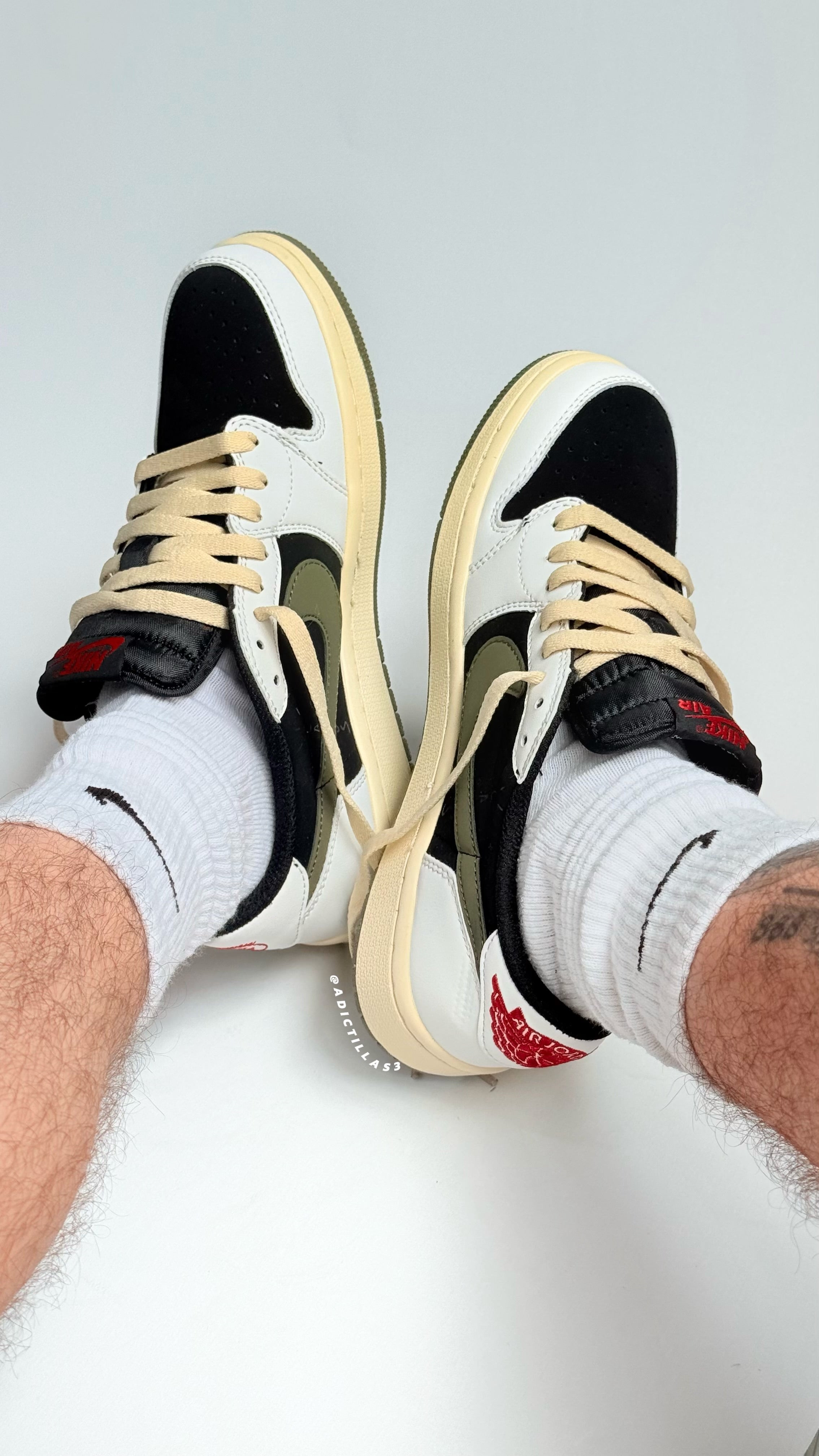 Air Jordan 1 Low x Travis Scott “ Olive “