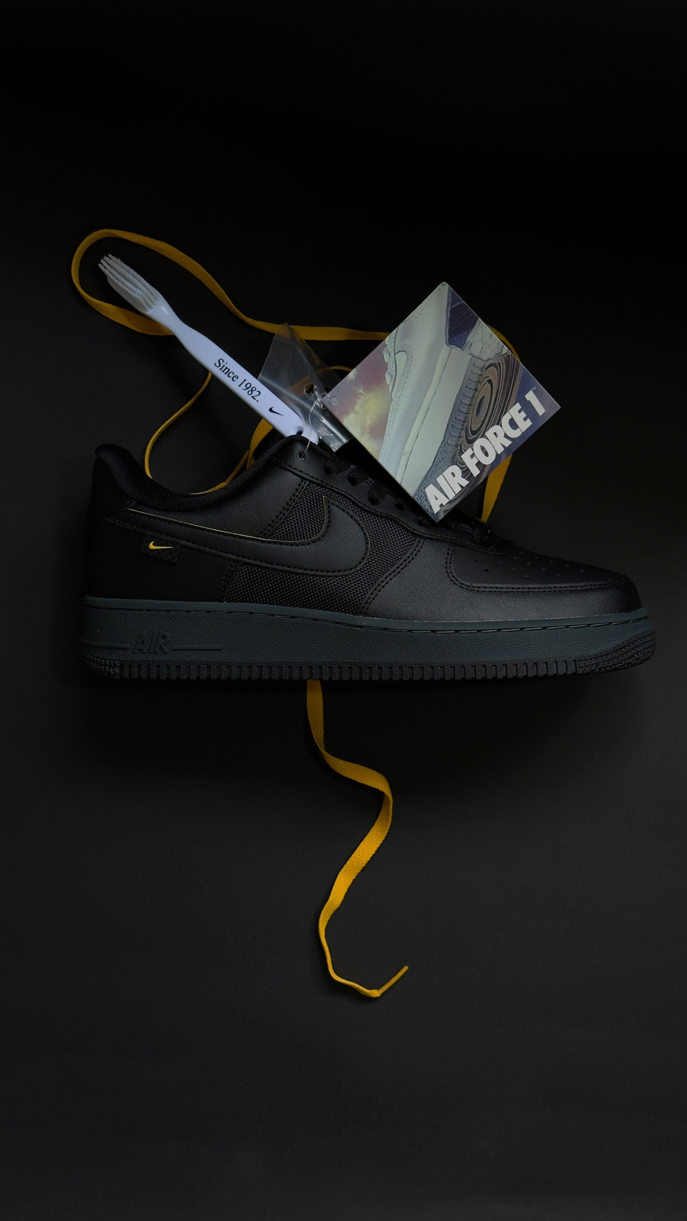 Nike Air Force 1 07 Black  “ University Gold “