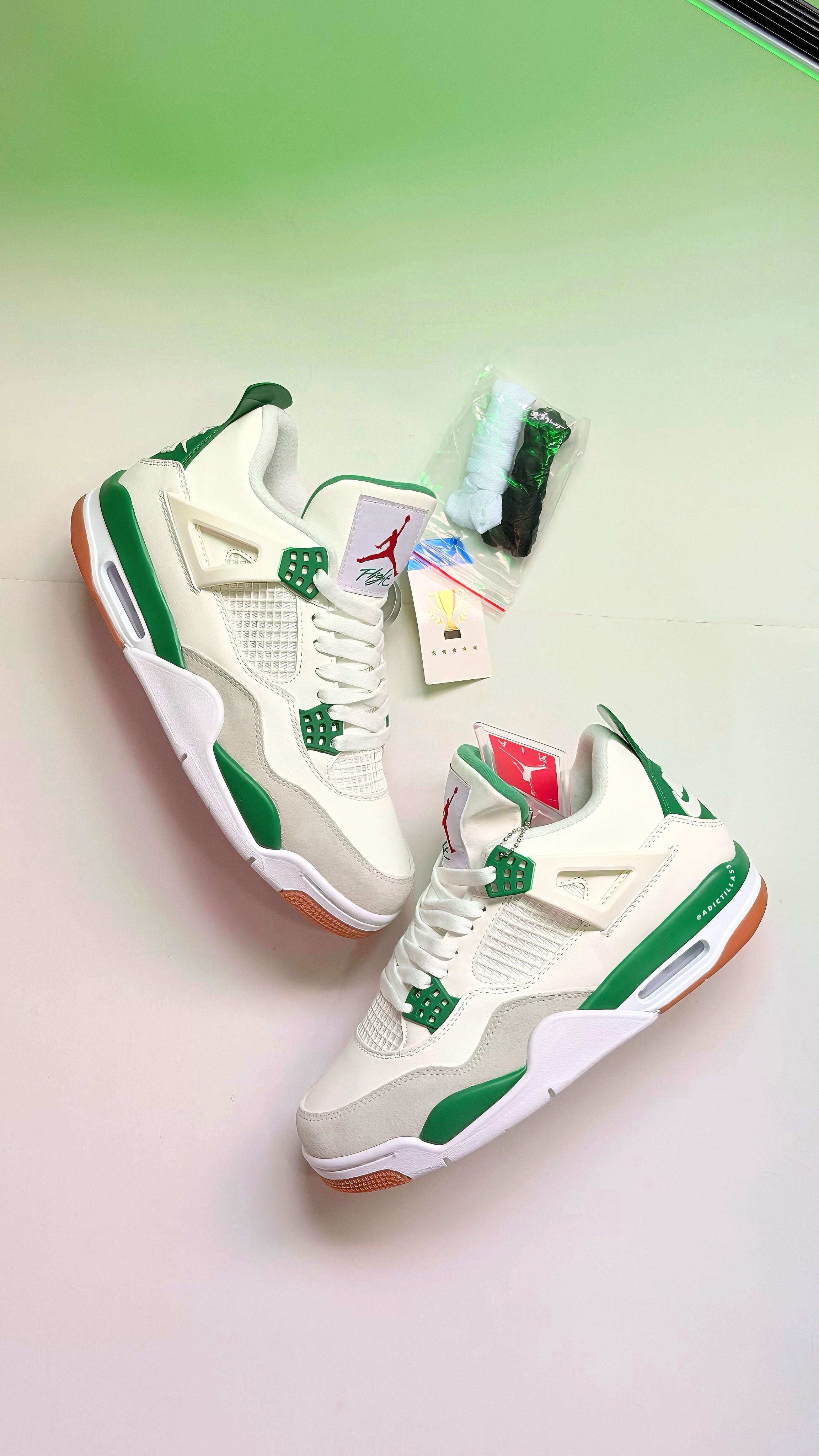 Nike SB x Air Jordan 4