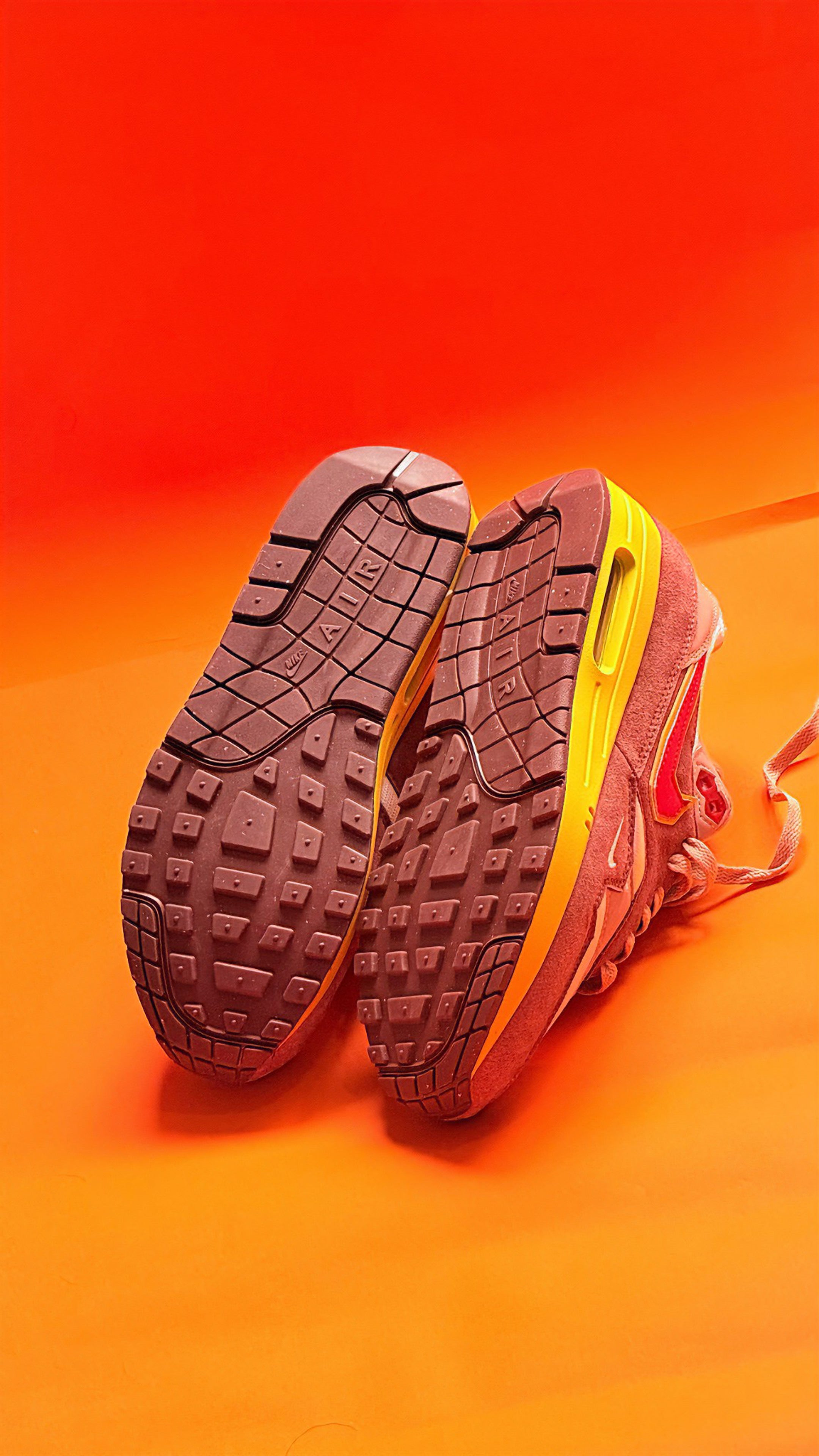 Nike Air Max 1
.SWOOSH Low Poly Big Head Origins