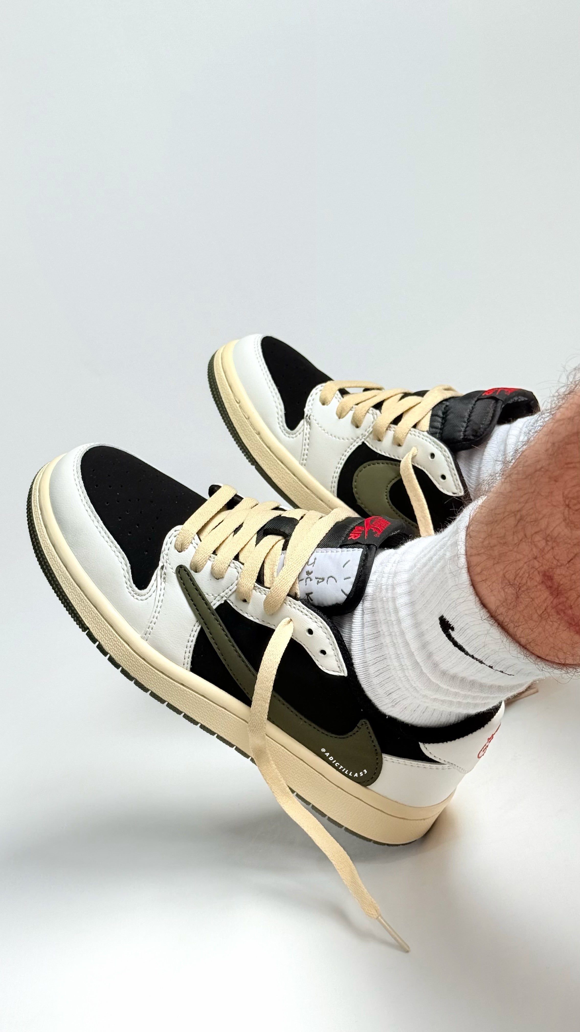 Air Jordan 1 Low x Travis Scott “ Olive “